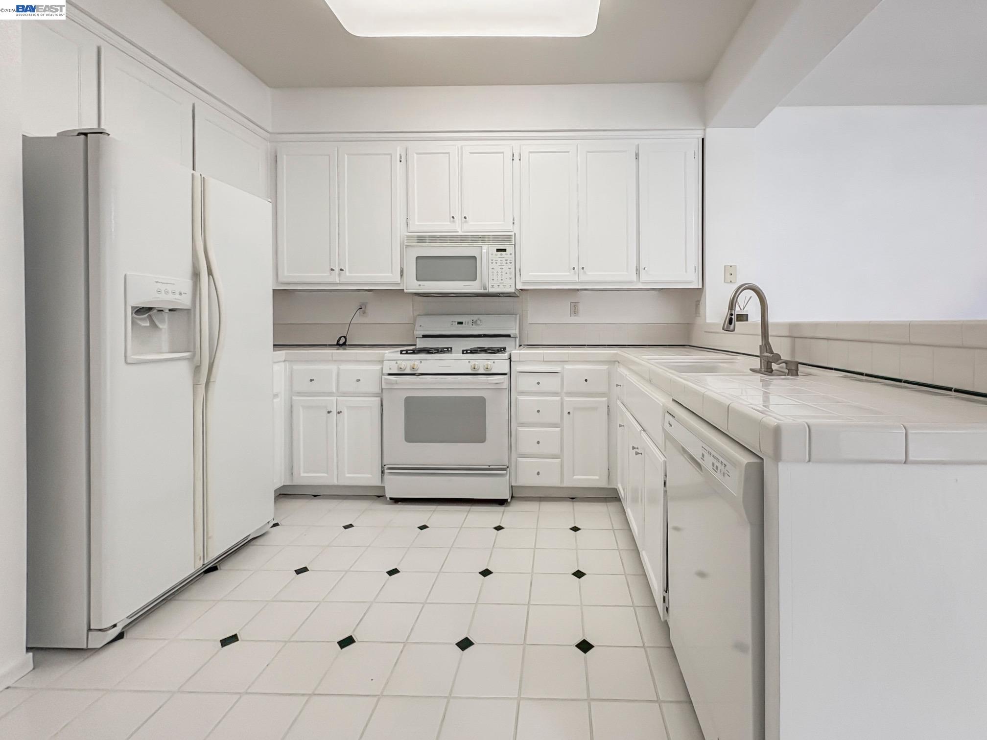 Photo #9: 41129832 Listing: Photo #9