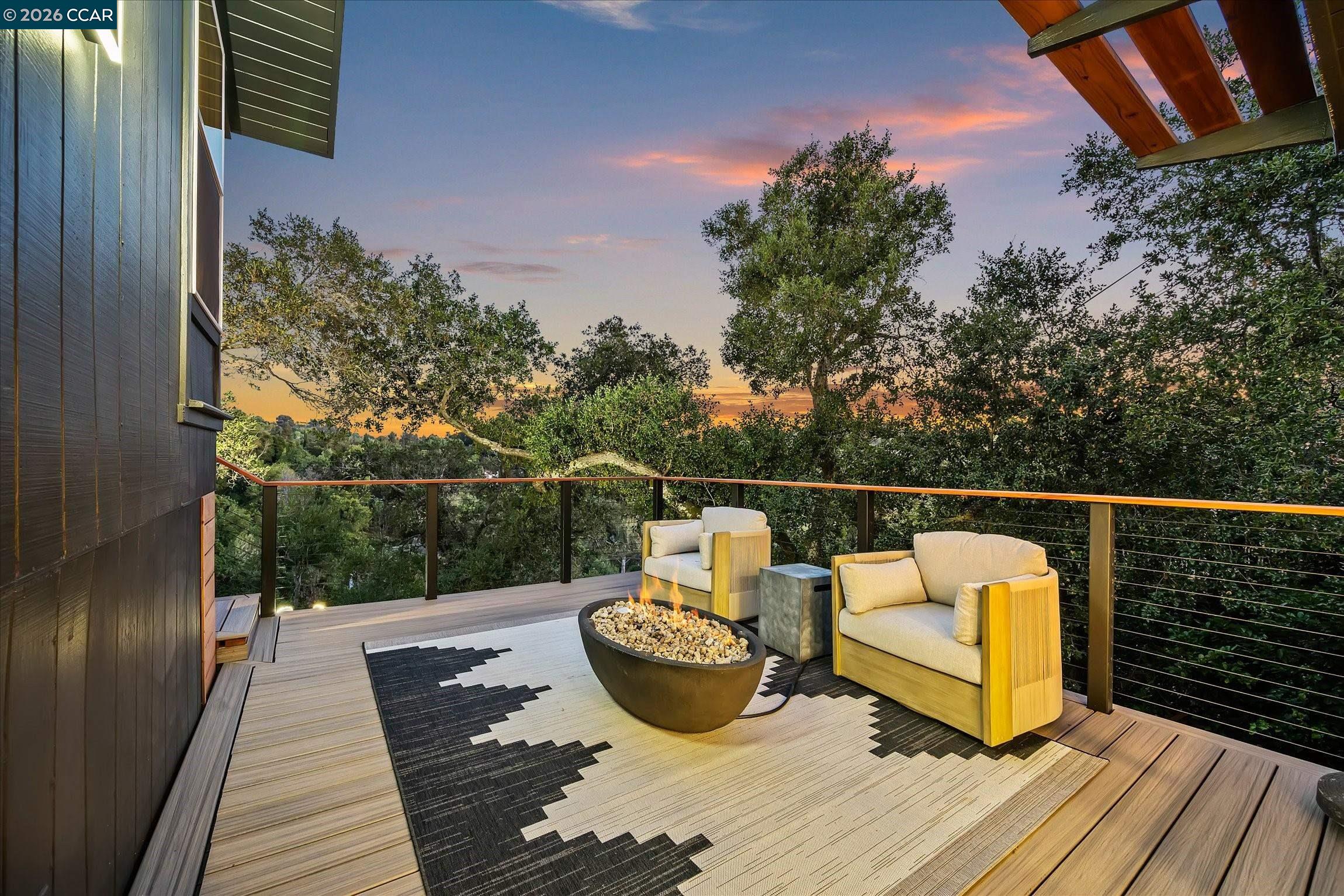 Detail Gallery Image 12 of 56 For 130 La Espiral, Orinda,  CA 94563 - 4 Beds | 3/1 Baths