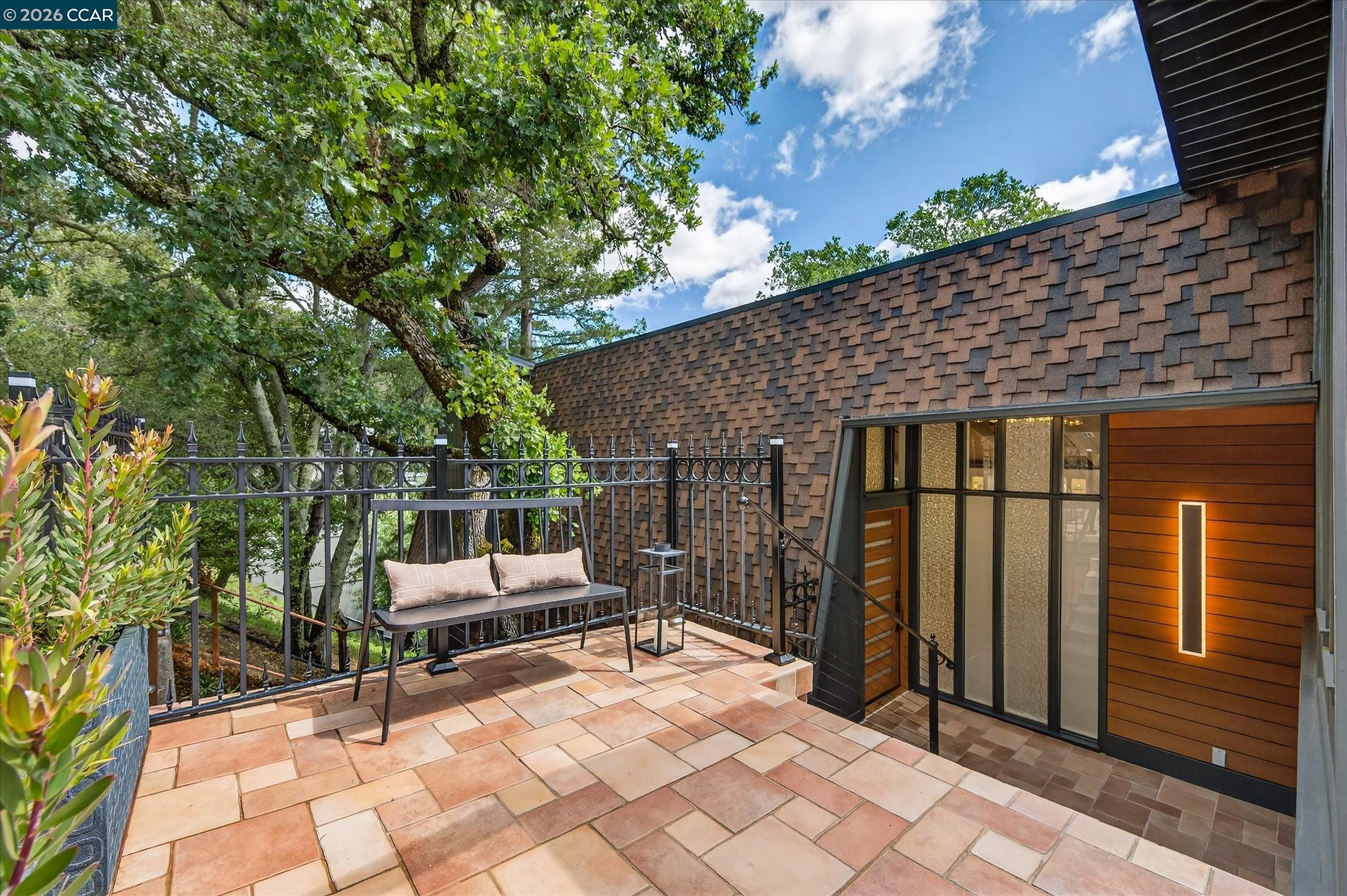 Detail Gallery Image 14 of 56 For 130 La Espiral, Orinda,  CA 94563 - 4 Beds | 3/1 Baths