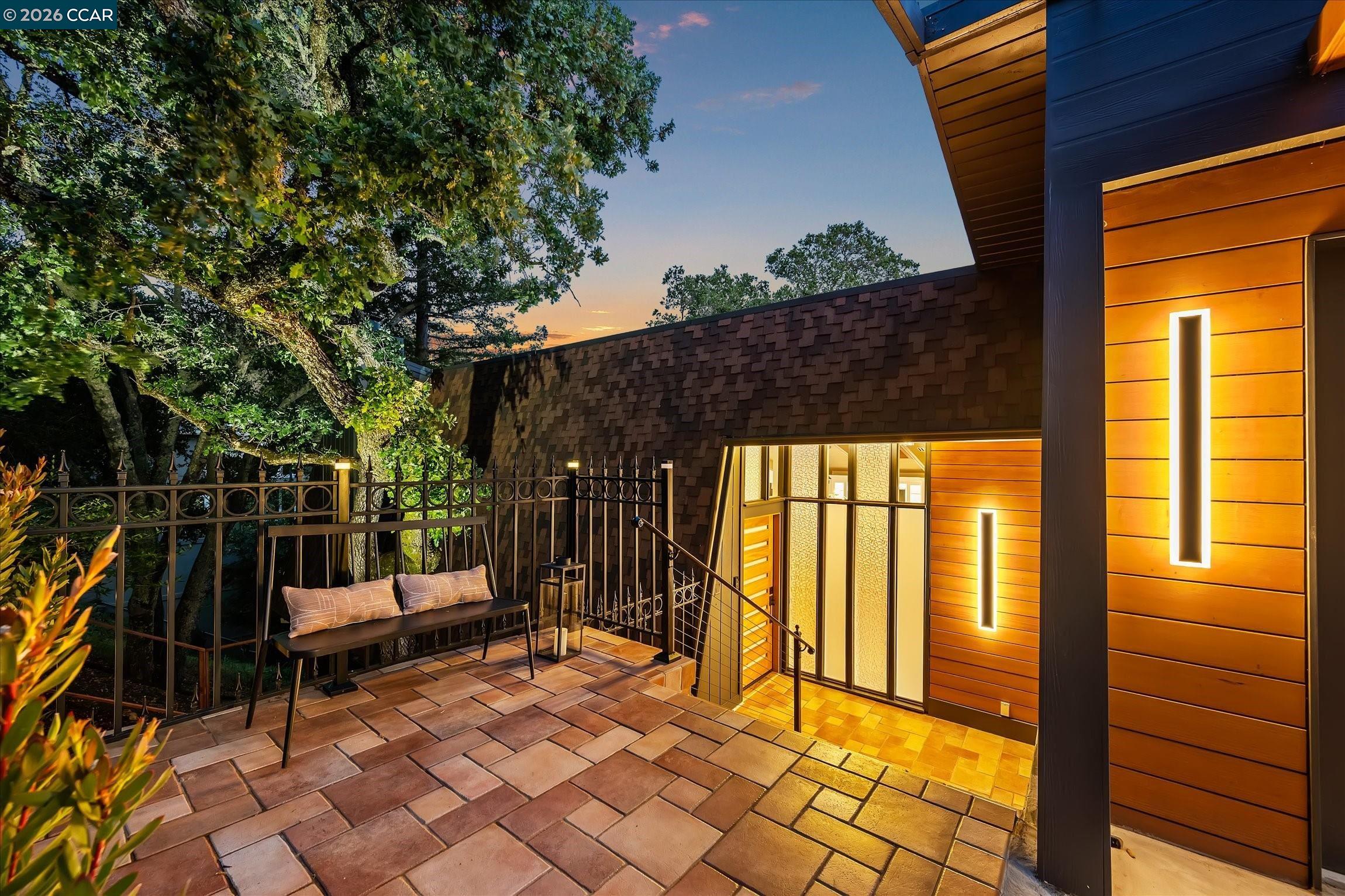 Detail Gallery Image 3 of 56 For 130 La Espiral, Orinda,  CA 94563 - 4 Beds | 3/1 Baths