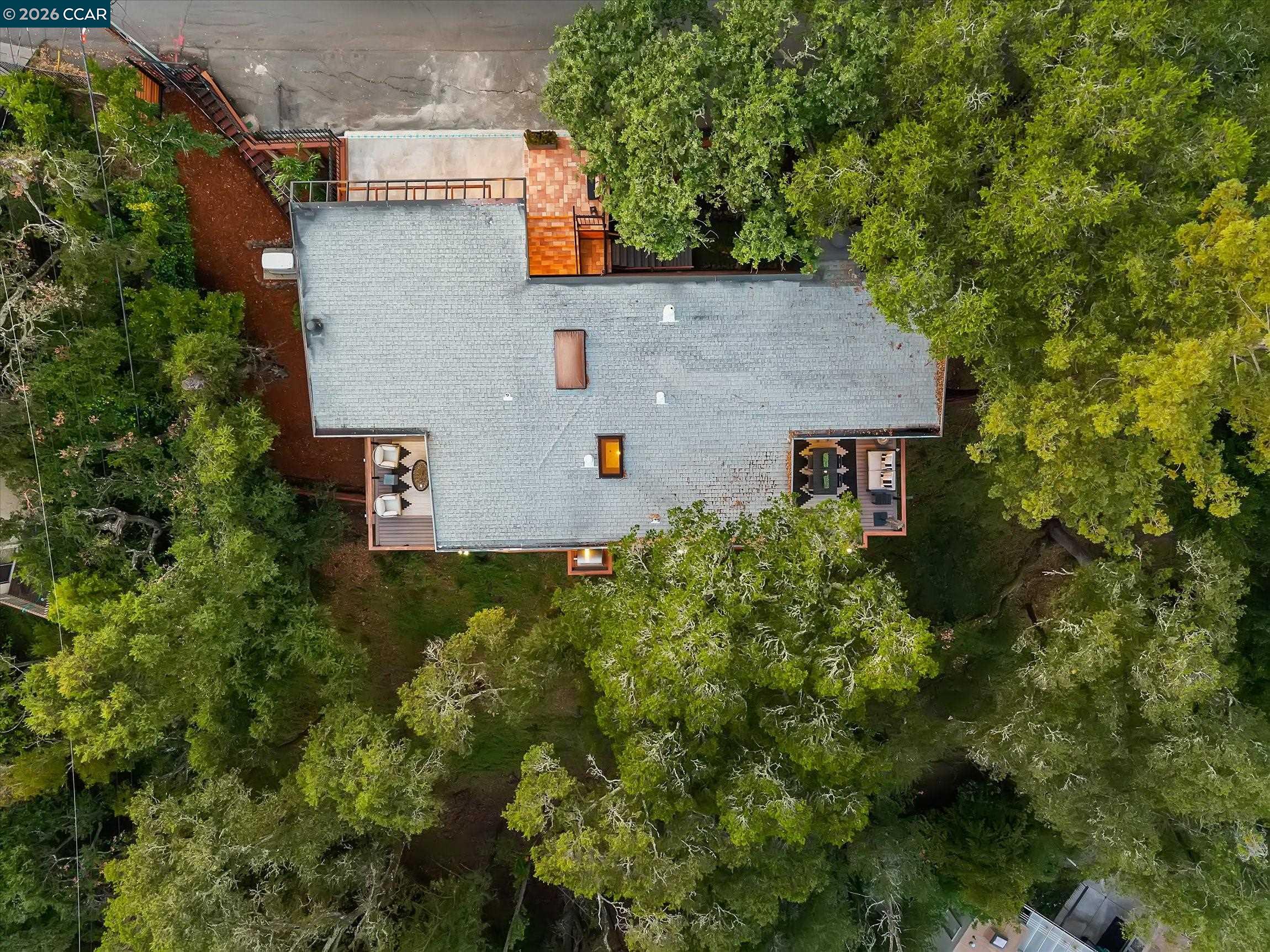 Detail Gallery Image 8 of 56 For 130 La Espiral, Orinda,  CA 94563 - 4 Beds | 3/1 Baths