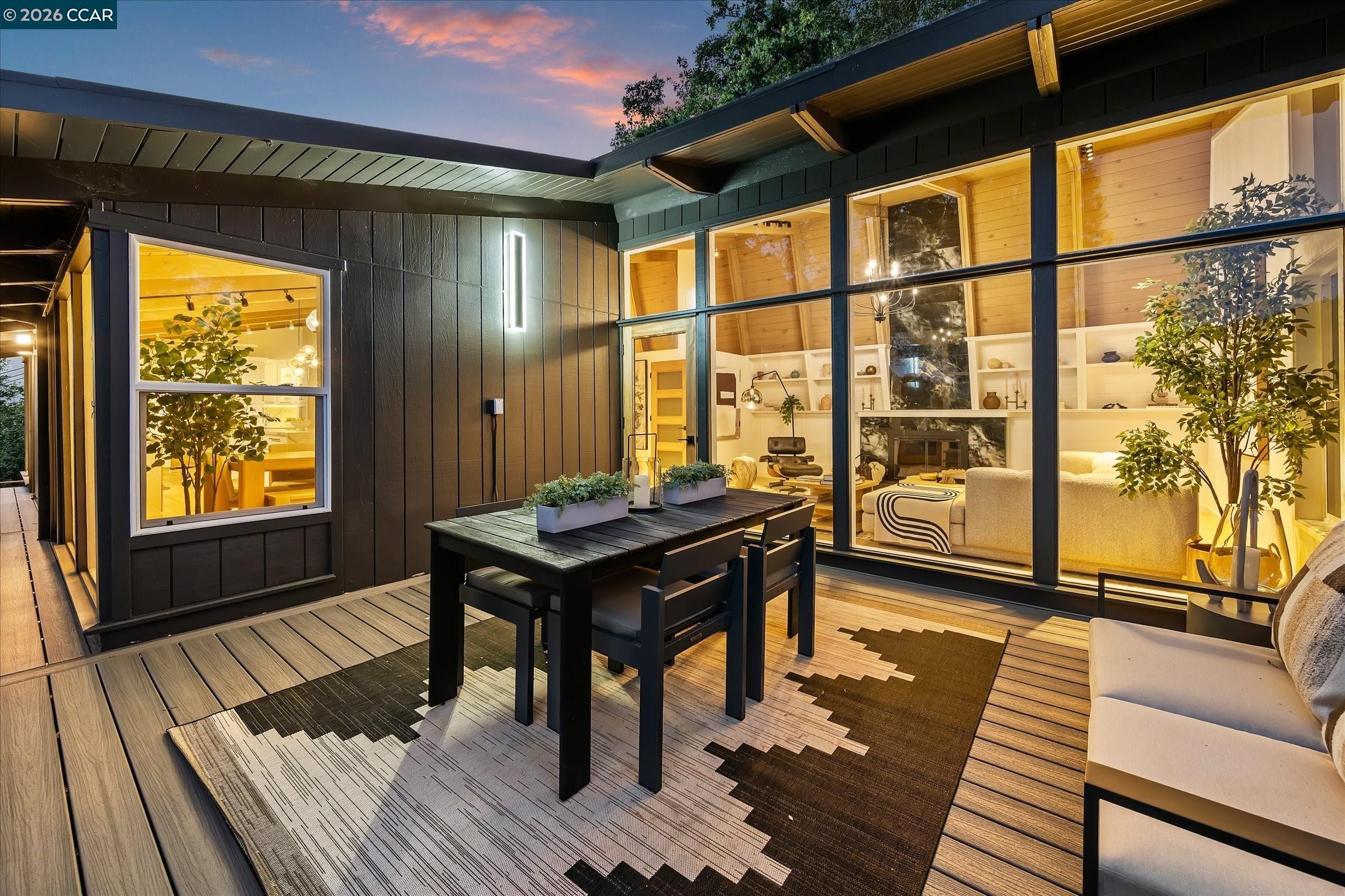 Detail Gallery Image 10 of 56 For 130 La Espiral, Orinda,  CA 94563 - 4 Beds | 3/1 Baths