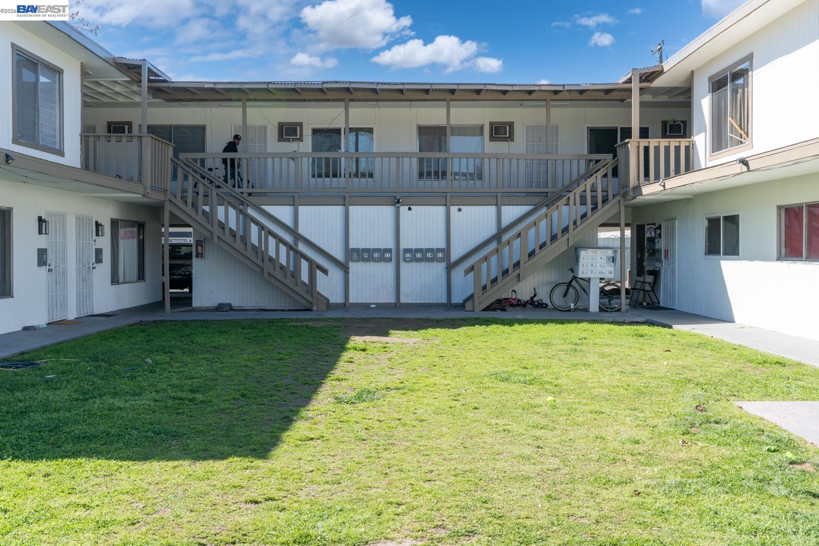 Detail Gallery Image 8 of 34 For 132 W 18th St, Merced,  CA 95340 - – Beds | – Baths