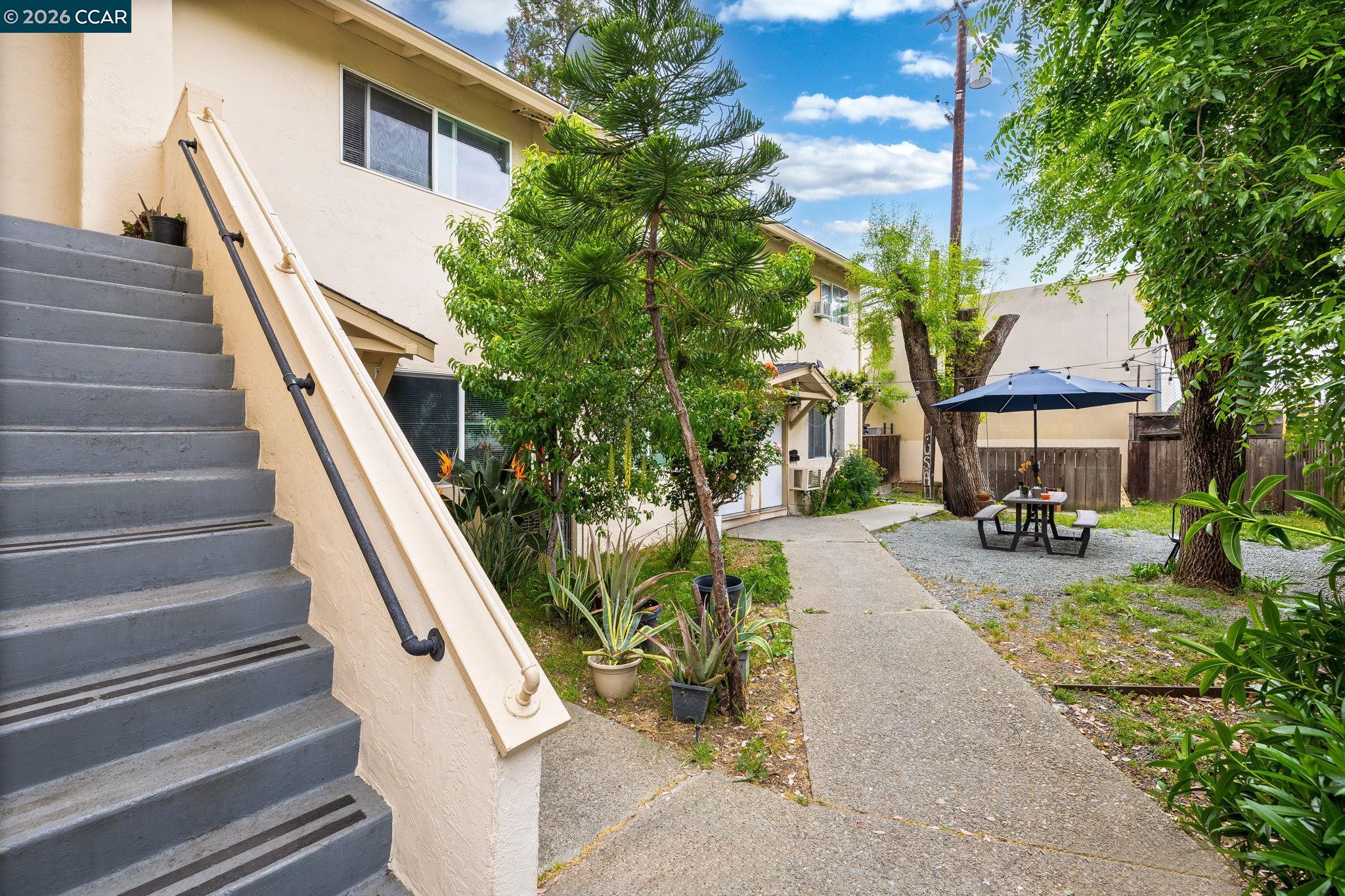 Detail Gallery Image 4 of 9 For 2542 Camara Cir, Concord,  CA 94520 - – Beds | – Baths