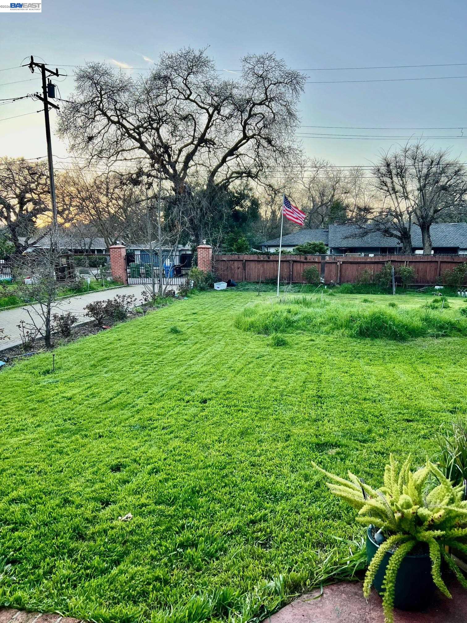 Detail Gallery Image 2 of 29 For 190 Alderwood Rd, Walnut Creek,  CA 94598-1042 - 4 Beds | 3 Baths