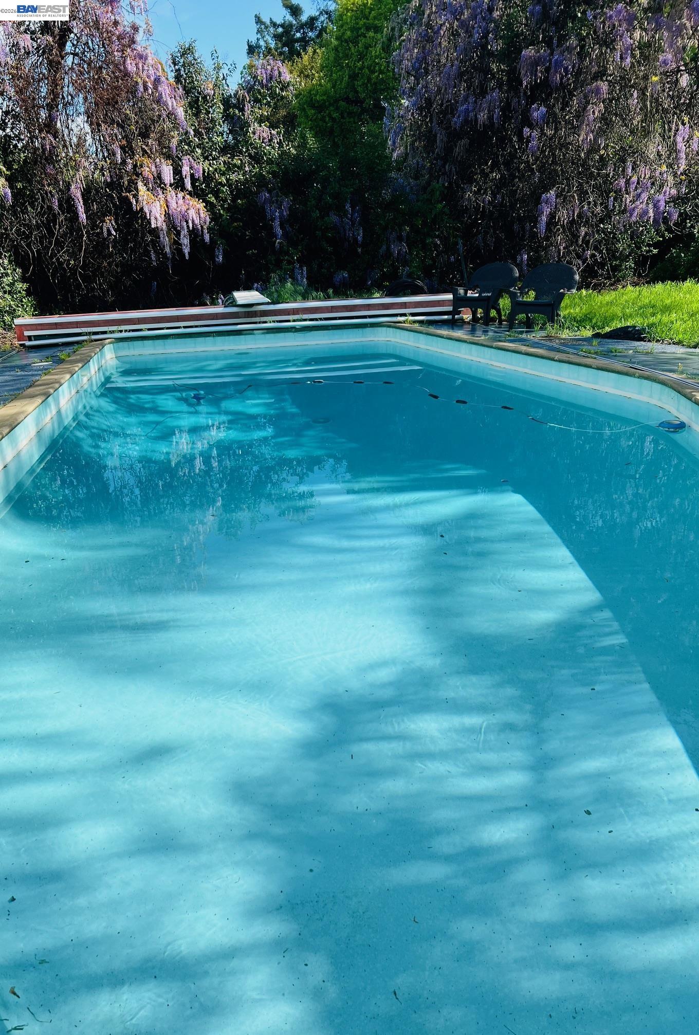 Detail Gallery Image 17 of 29 For 190 Alderwood Rd, Walnut Creek,  CA 94598-1042 - 4 Beds | 3 Baths