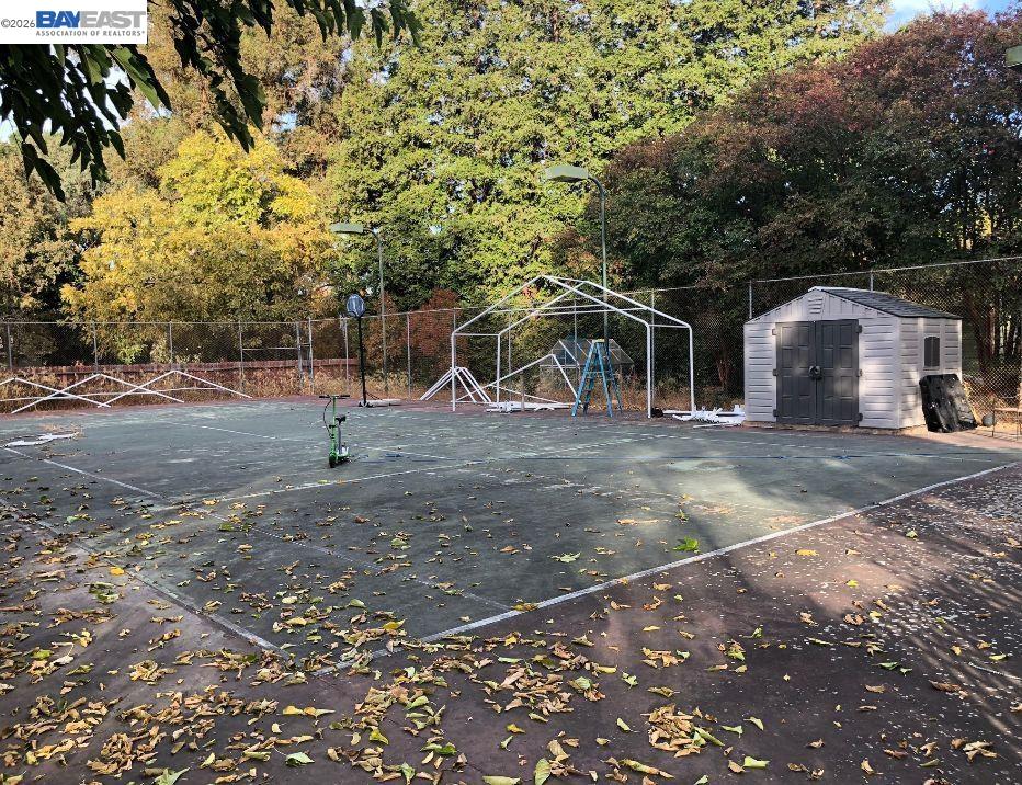 Detail Gallery Image 18 of 29 For 190 Alderwood Rd, Walnut Creek,  CA 94598-1042 - 4 Beds | 3 Baths