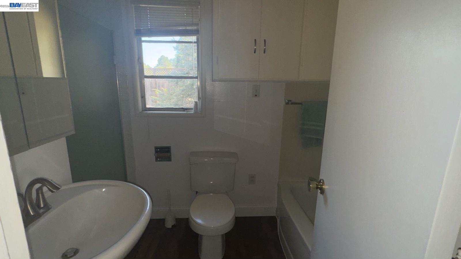 Detail Gallery Image 22 of 29 For 190 Alderwood Rd, Walnut Creek,  CA 94598-1042 - 4 Beds | 3 Baths