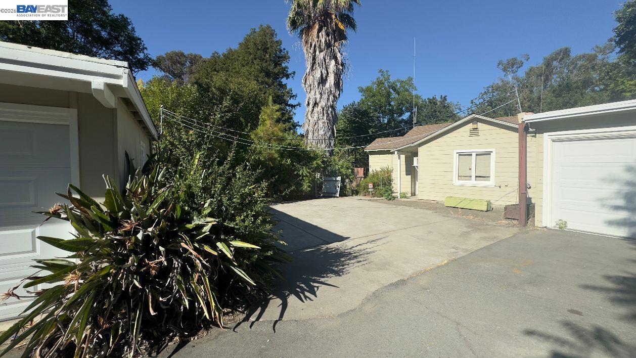 Detail Gallery Image 24 of 29 For 190 Alderwood Rd, Walnut Creek,  CA 94598-1042 - 4 Beds | 3 Baths