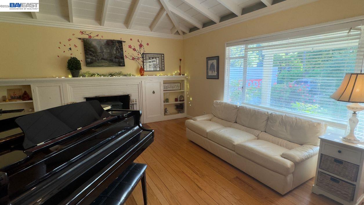 Detail Gallery Image 5 of 29 For 190 Alderwood Rd, Walnut Creek,  CA 94598-1042 - 4 Beds | 3 Baths