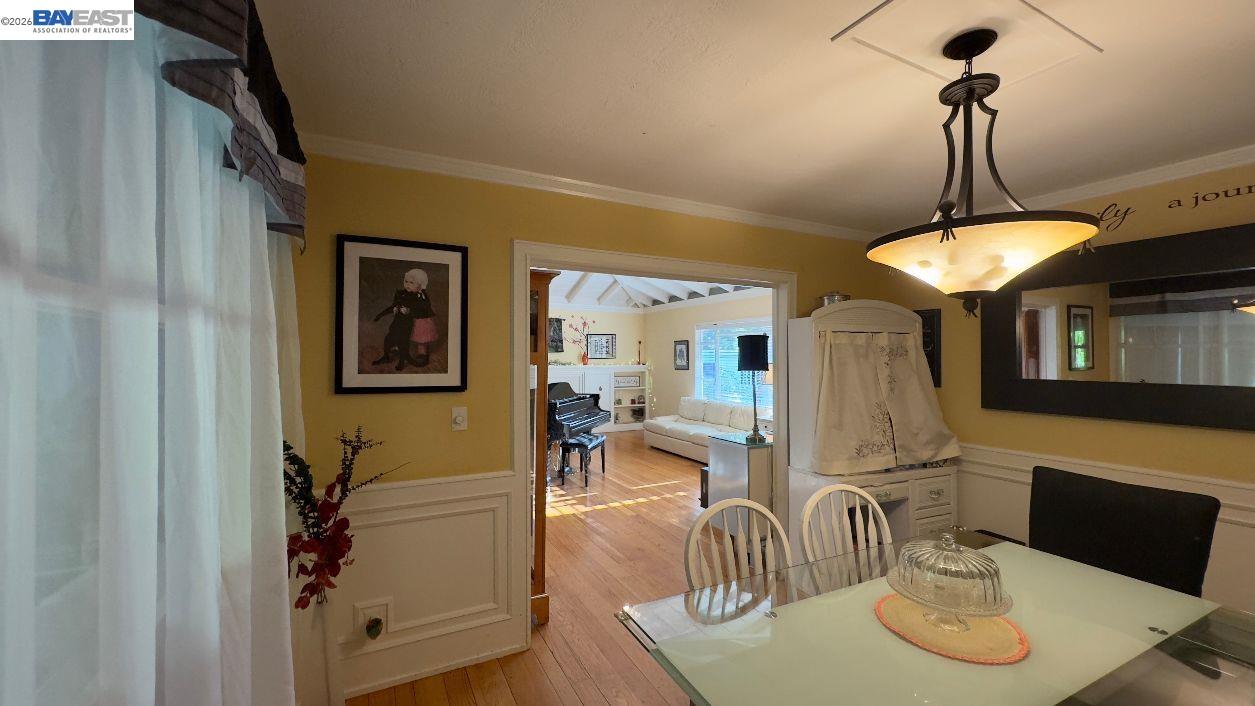 Detail Gallery Image 6 of 29 For 190 Alderwood Rd, Walnut Creek,  CA 94598-1042 - 4 Beds | 3 Baths