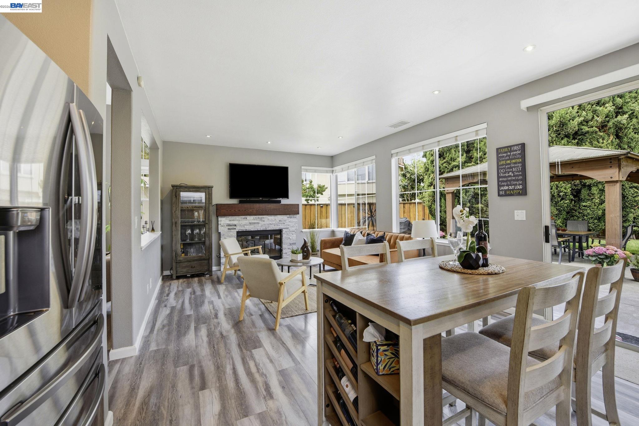 Detail Gallery Image 12 of 49 For 36939 Papaya Street, Newark,  CA 94560 - 4 Beds | 2/1 Baths