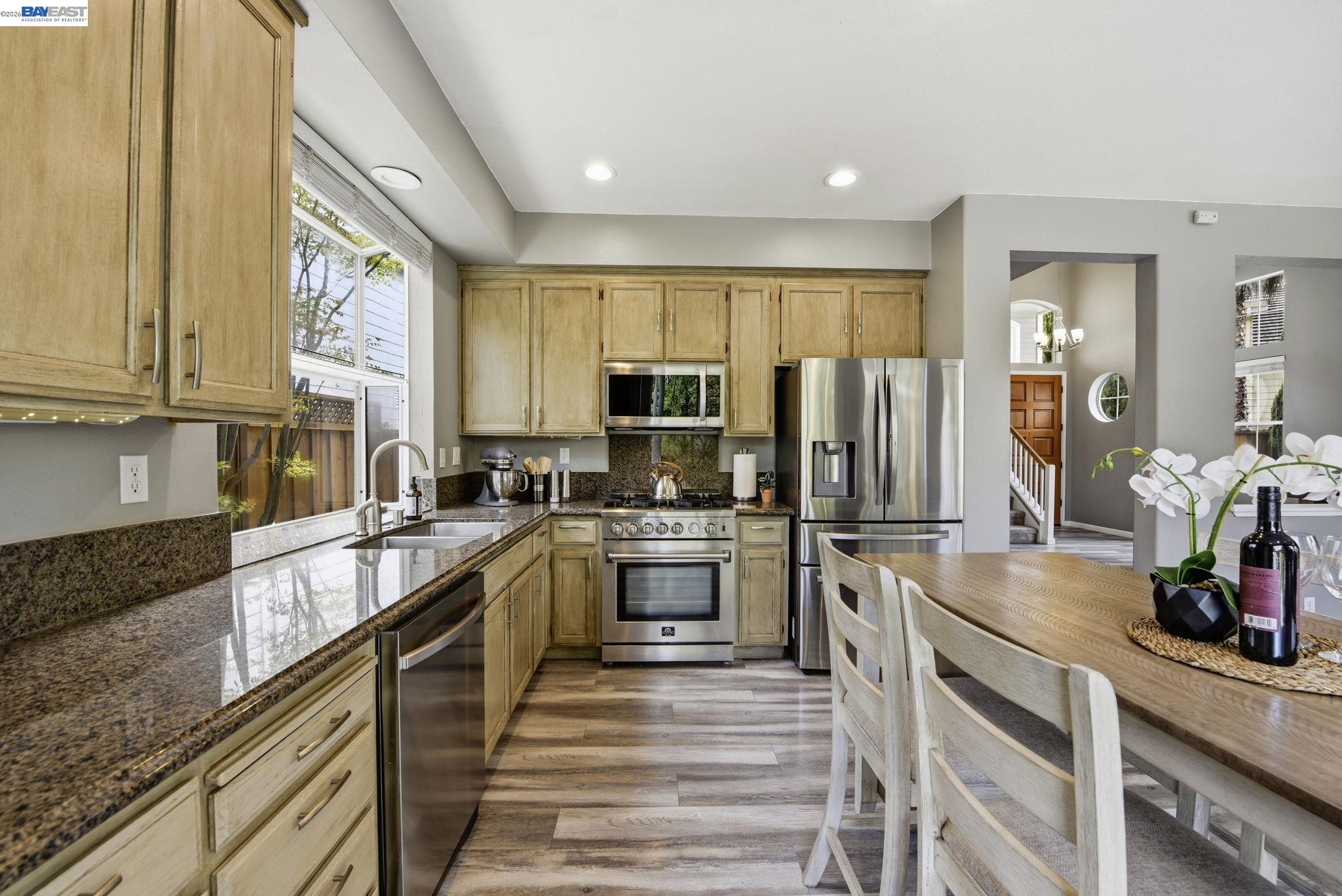 Detail Gallery Image 9 of 49 For 36939 Papaya Street, Newark,  CA 94560 - 4 Beds | 2/1 Baths