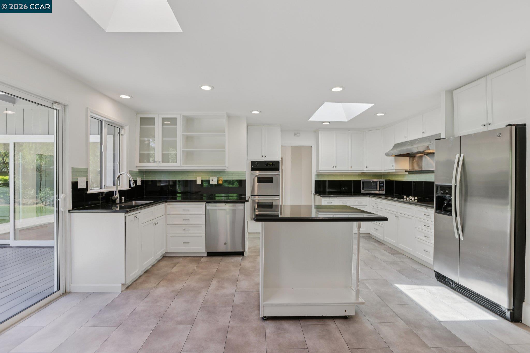 Detail Gallery Image 18 of 58 For 3394 Santa Maria Ct, Lafayette,  CA 94549 - 4 Beds | 3 Baths