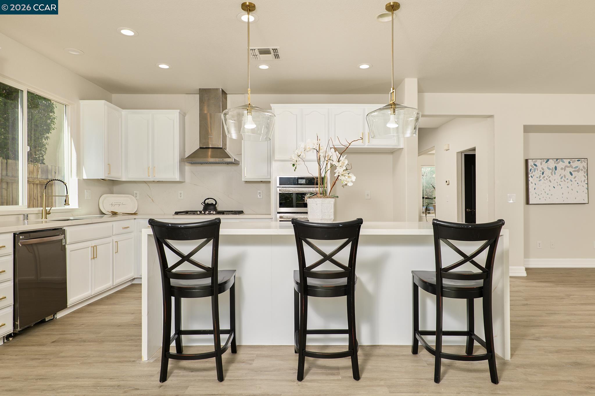 Detail Gallery Image 11 of 50 For 2323 Megan Dr, Oakley,  CA 94561 - 6 Beds | 4 Baths