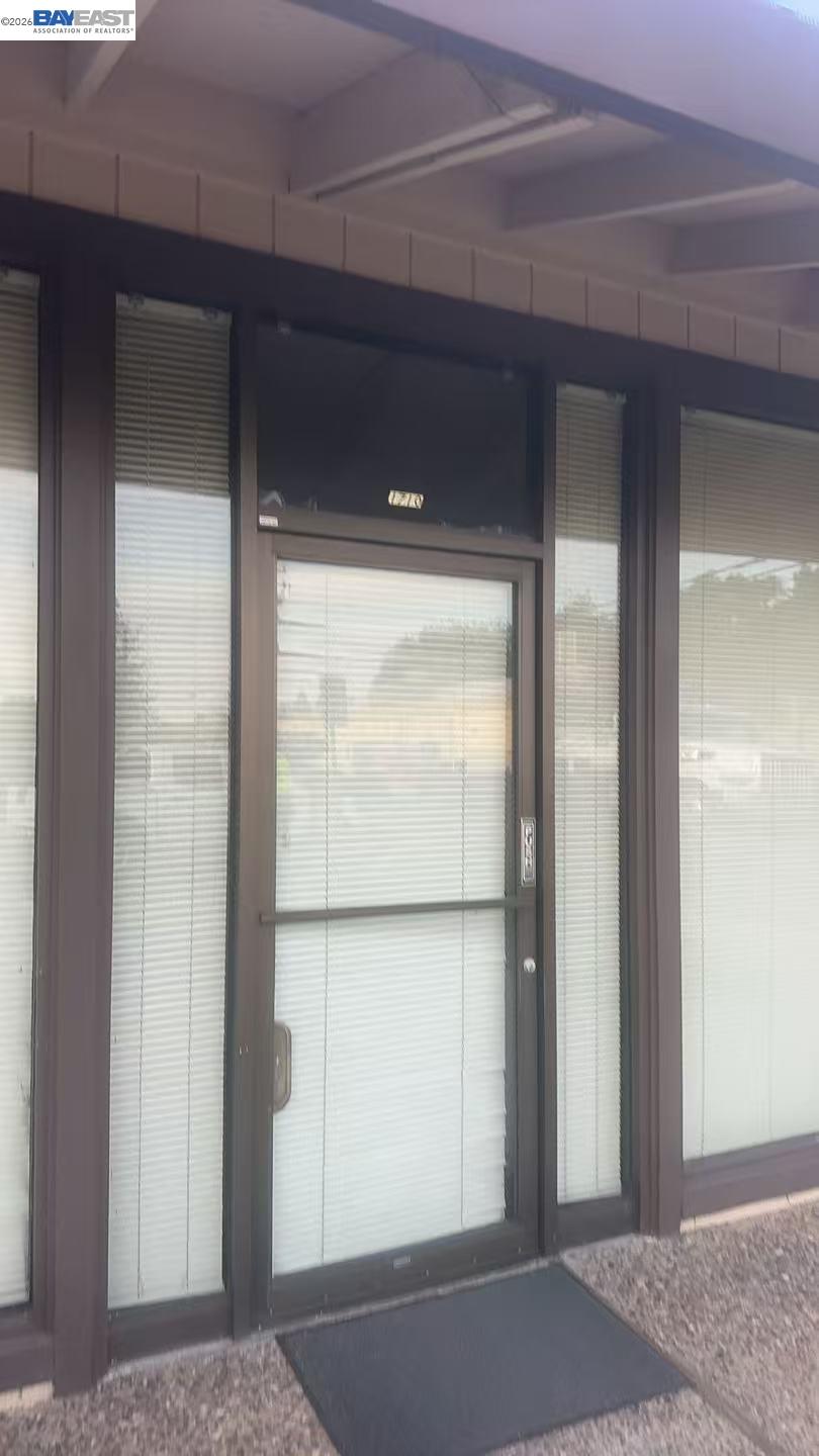 Detail Gallery Image 2 of 12 For 1710 Linda Dr, Pleasant Hill,  CA 94523 - – Beds | – Baths