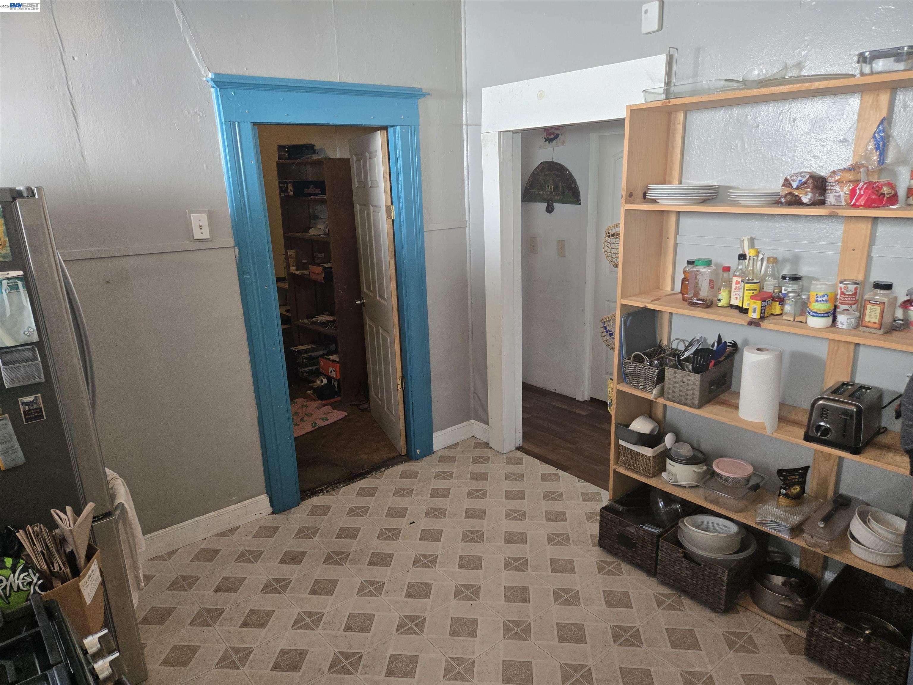 Detail Gallery Image 11 of 29 For 1345 53rd Ave, Oakland,  CA 94601 - 2 Beds | 2 Baths