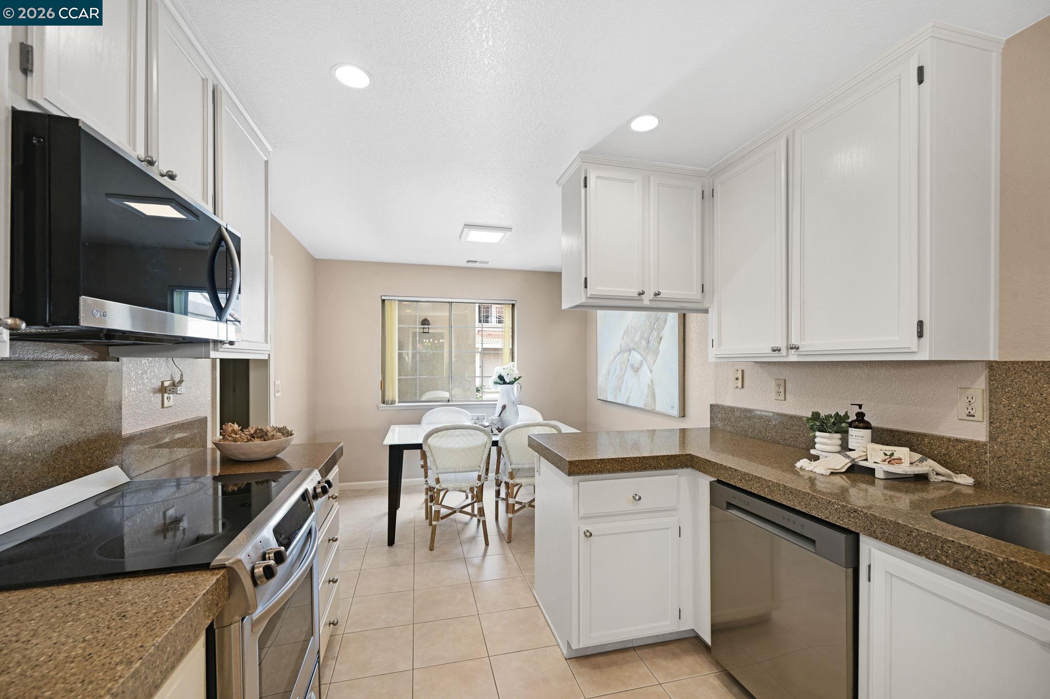 Photo #12: 41129875 Listing: Photo #12