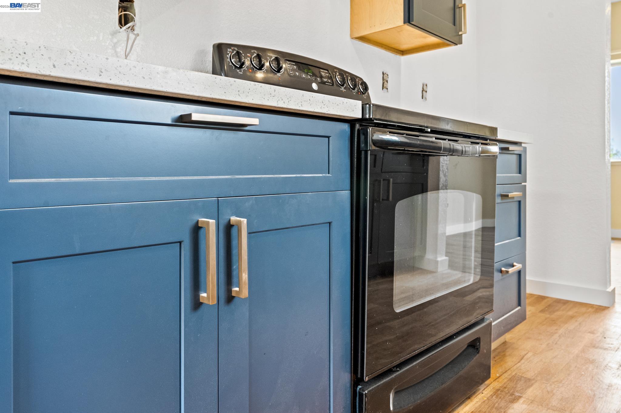 Detail Gallery Image 29 of 47 For 104 Bridgeview Ct, Crockett,  CA 94525 - 3 Beds | 2/1 Baths