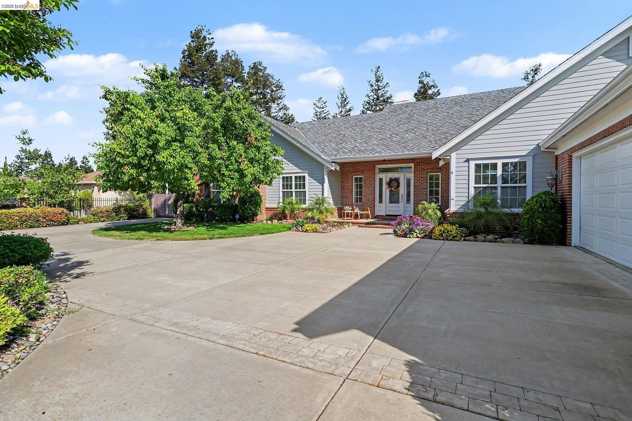 Detail Gallery Image 5 of 40 For 131 Loren Ln, Oakley,  CA 94561 - 3 Beds | 2/1 Baths