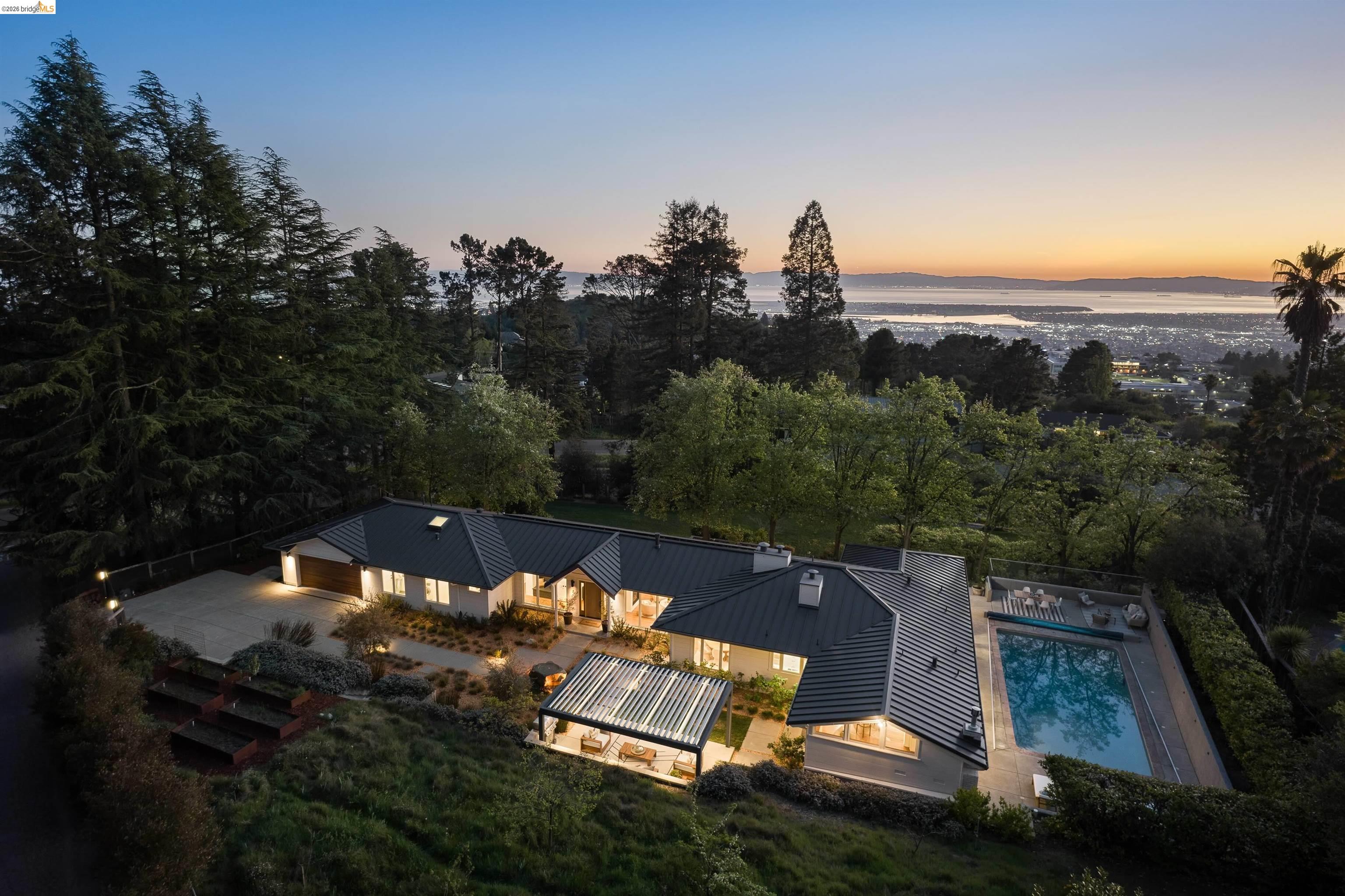 442 Pinewood Rd. 20019 CA