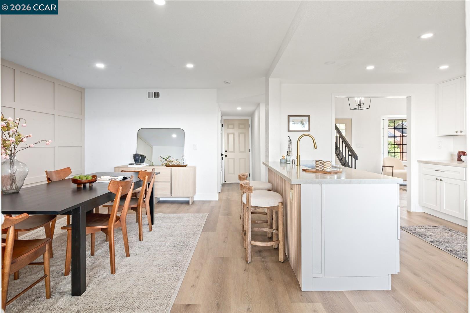 Detail Gallery Image 11 of 60 For 2419 Hill View Ln, Pinole,  CA 94564 - 5 Beds | 2/1 Baths