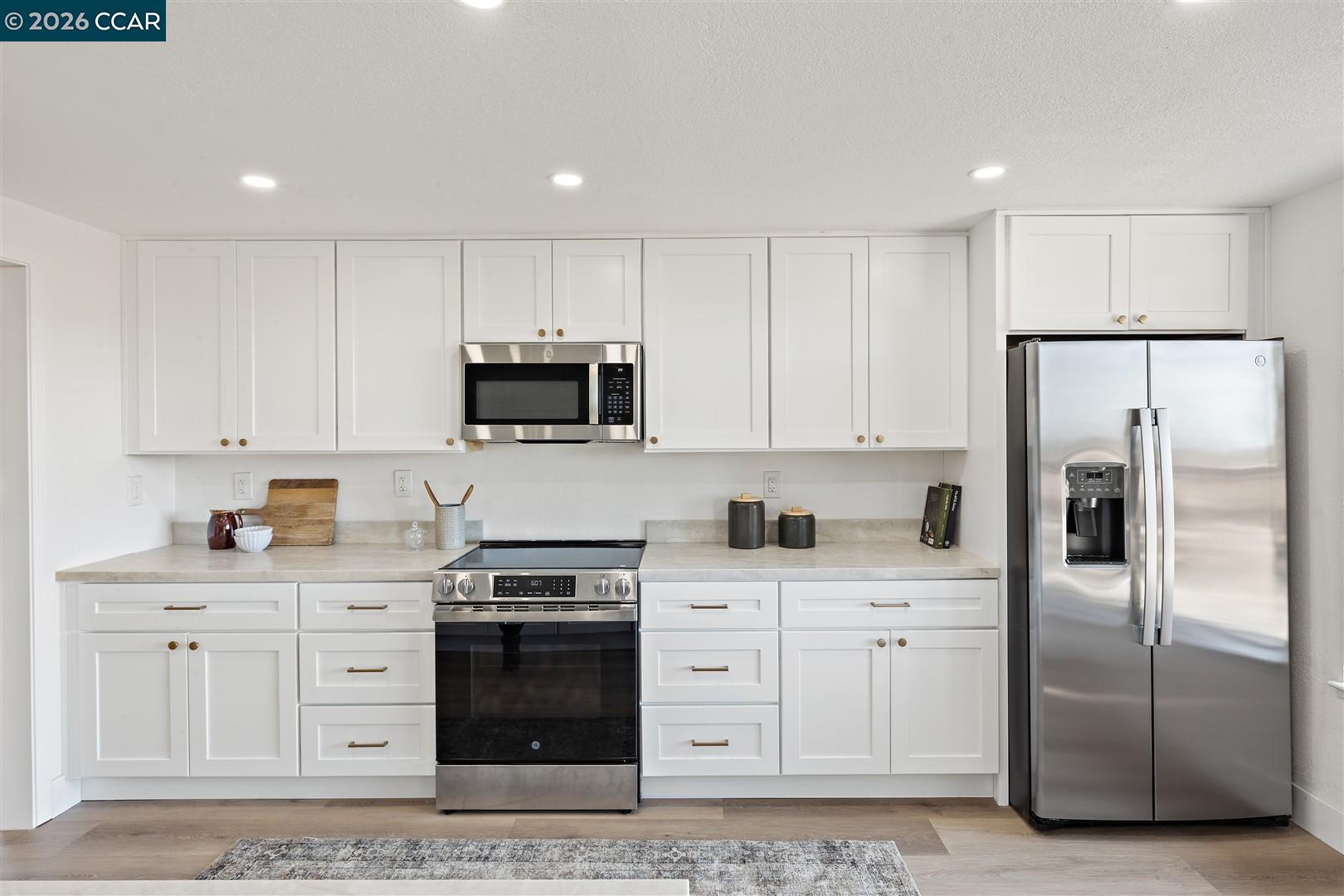 Detail Gallery Image 20 of 60 For 2419 Hill View Ln, Pinole,  CA 94564 - 5 Beds | 2/1 Baths