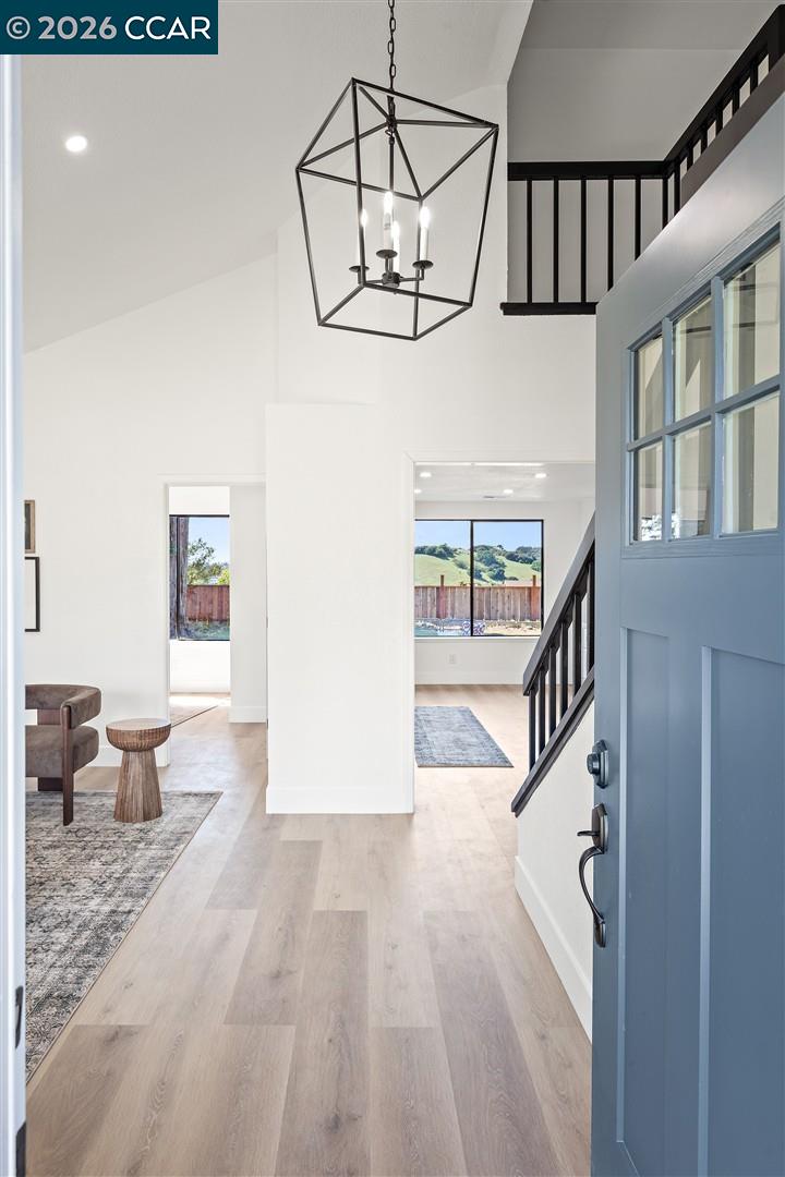 Detail Gallery Image 3 of 60 For 2419 Hill View Ln, Pinole,  CA 94564 - 5 Beds | 2/1 Baths