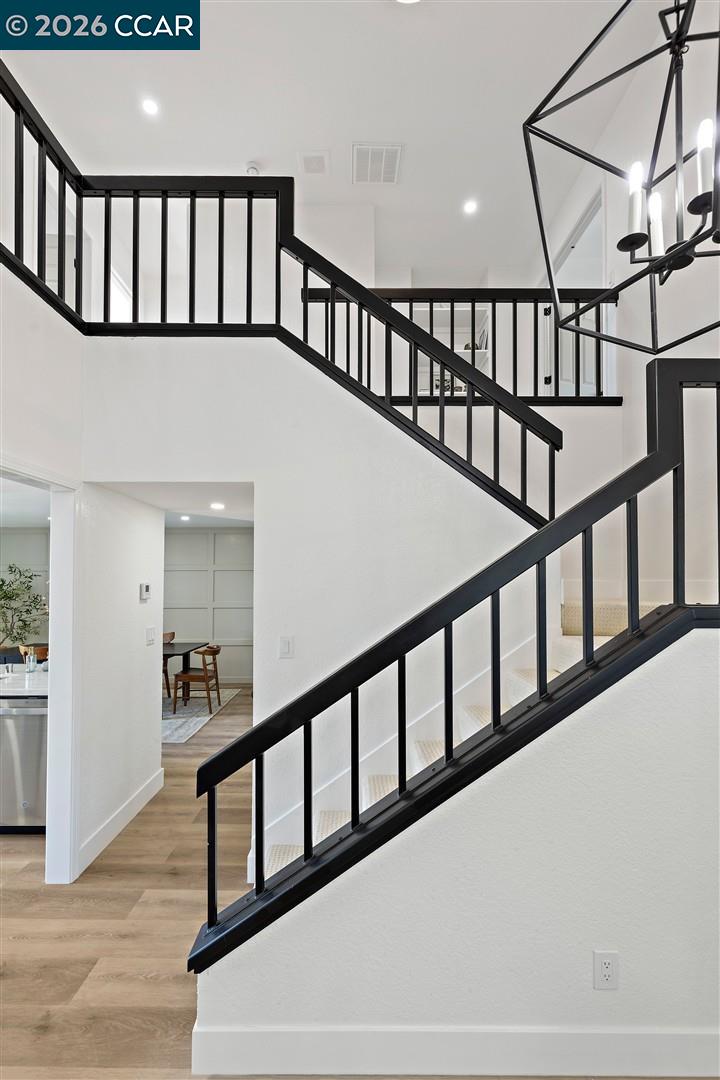 Detail Gallery Image 23 of 60 For 2419 Hill View Ln, Pinole,  CA 94564 - 5 Beds | 2/1 Baths