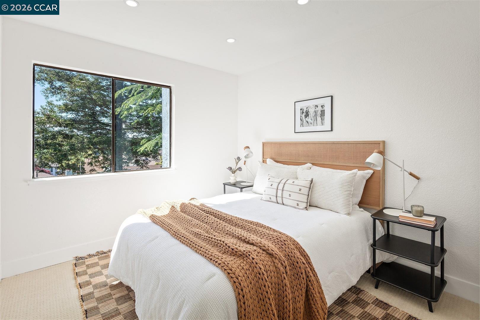 Detail Gallery Image 26 of 60 For 2419 Hill View Ln, Pinole,  CA 94564 - 5 Beds | 2/1 Baths