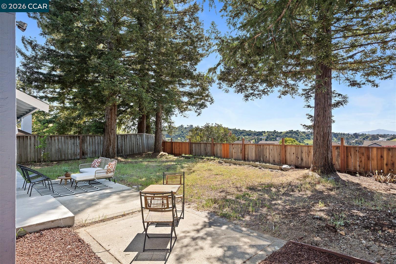 Detail Gallery Image 38 of 60 For 2419 Hill View Ln, Pinole,  CA 94564 - 5 Beds | 2/1 Baths