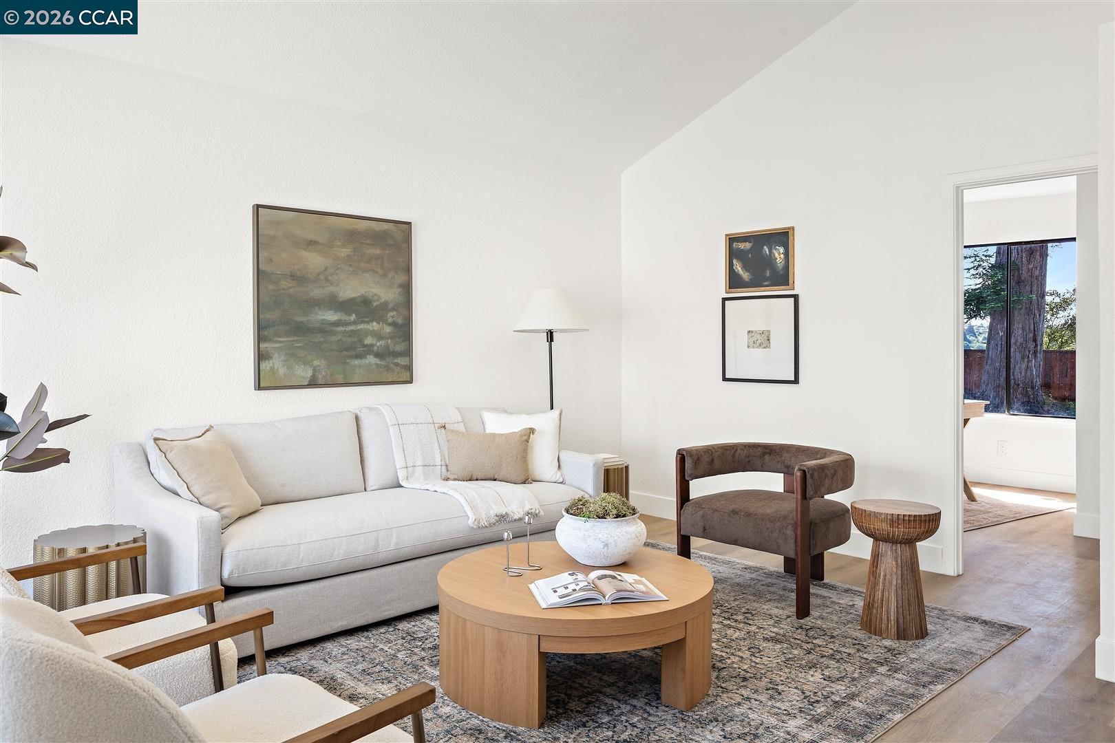 Detail Gallery Image 5 of 60 For 2419 Hill View Ln, Pinole,  CA 94564 - 5 Beds | 2/1 Baths