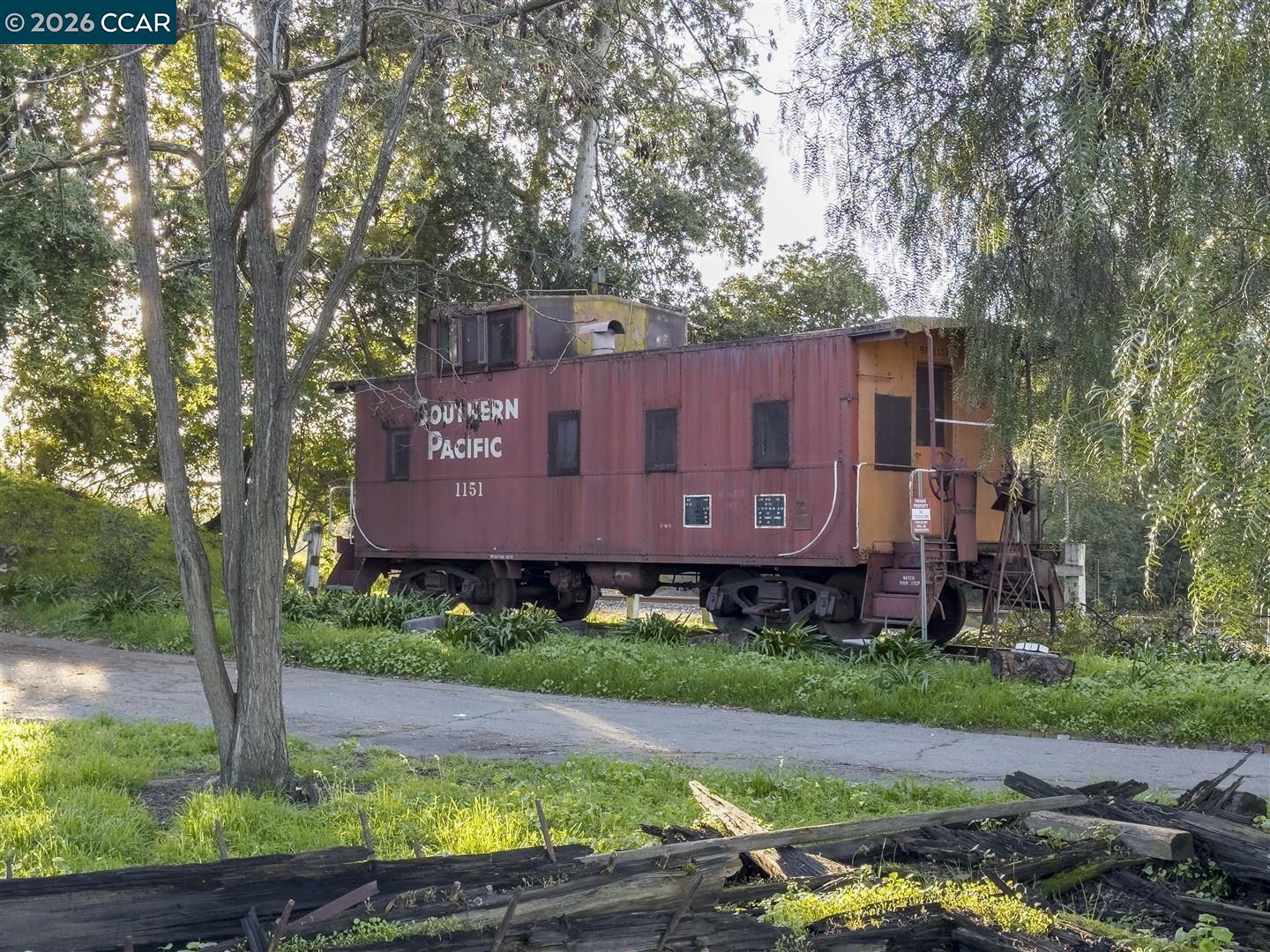 Detail Gallery Image 48 of 60 For 2419 Hill View Ln, Pinole,  CA 94564 - 5 Beds | 2/1 Baths