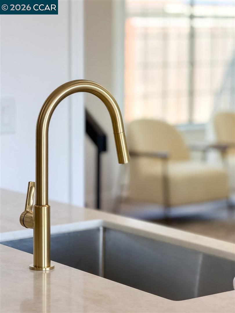 Detail Gallery Image 9 of 60 For 2419 Hill View Ln, Pinole,  CA 94564 - 5 Beds | 2/1 Baths