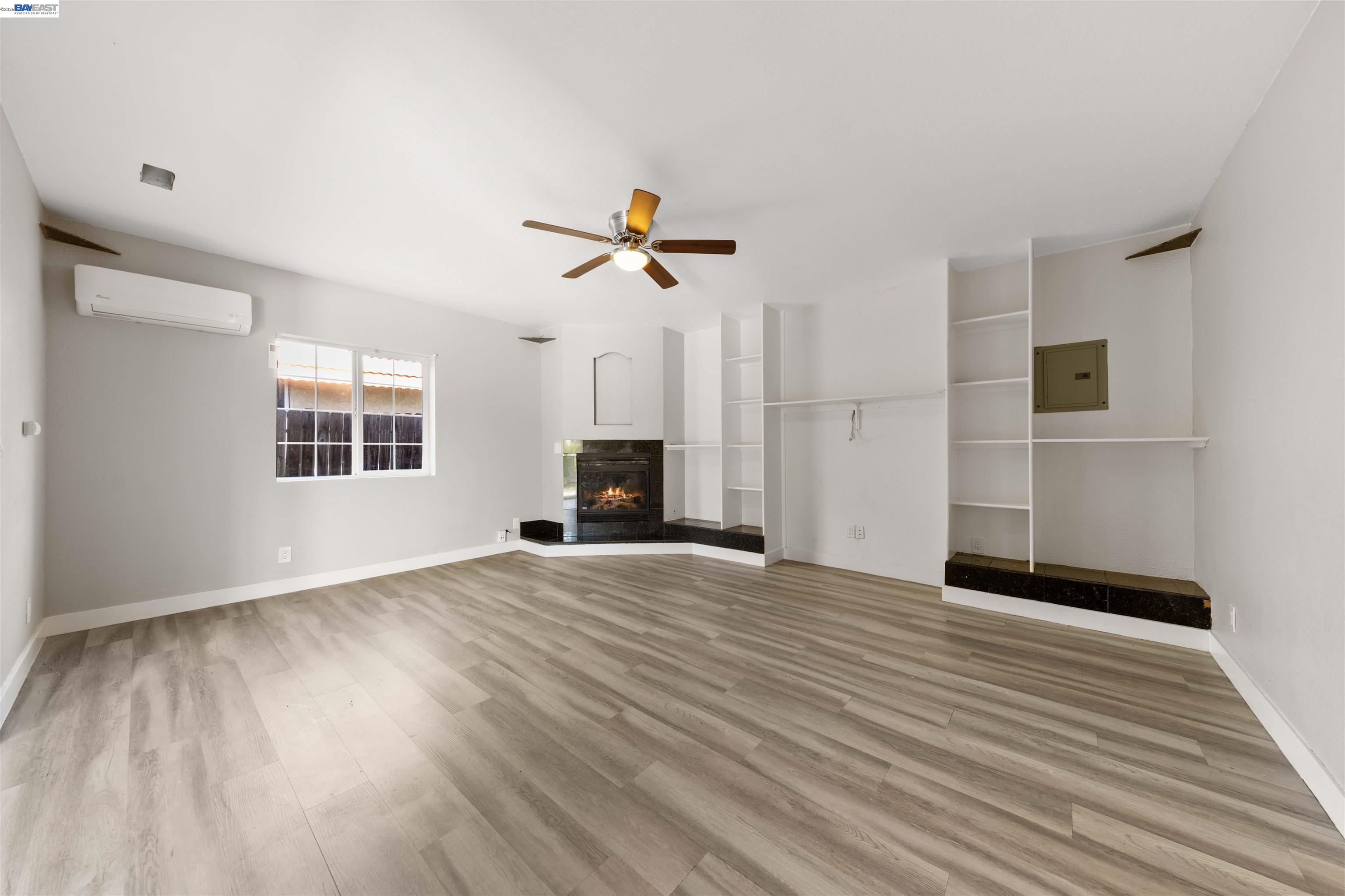 Detail Gallery Image 16 of 52 For 2102 Overhill Rd, Concord,  CA 94520 - 6 Beds | 3 Baths