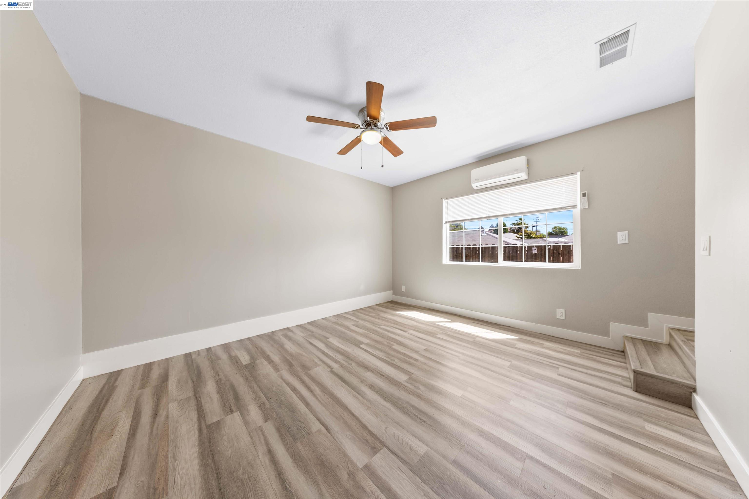 Detail Gallery Image 24 of 52 For 2102 Overhill Rd, Concord,  CA 94520 - 6 Beds | 3 Baths