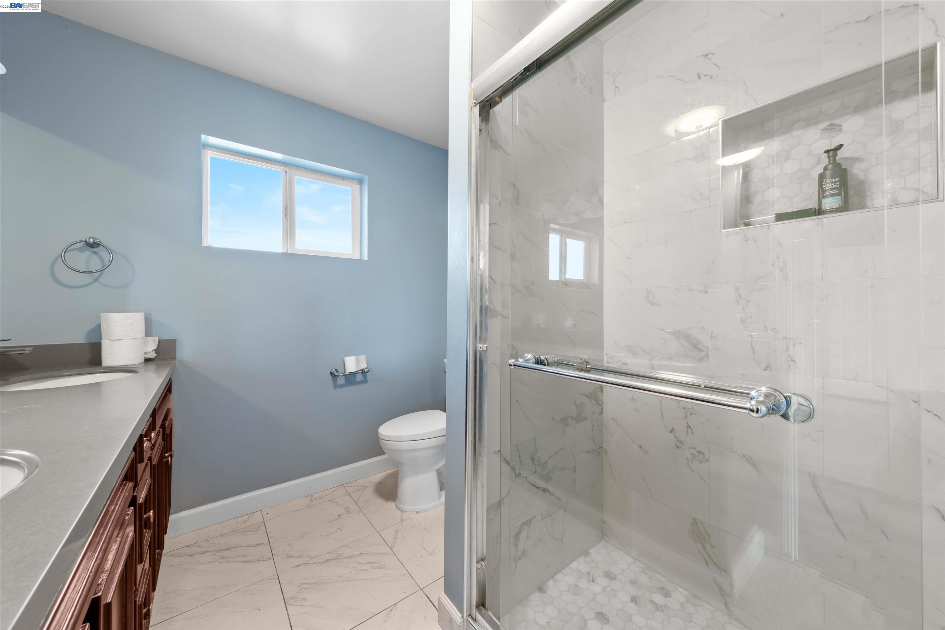 Detail Gallery Image 28 of 52 For 2102 Overhill Rd, Concord,  CA 94520 - 6 Beds | 3 Baths