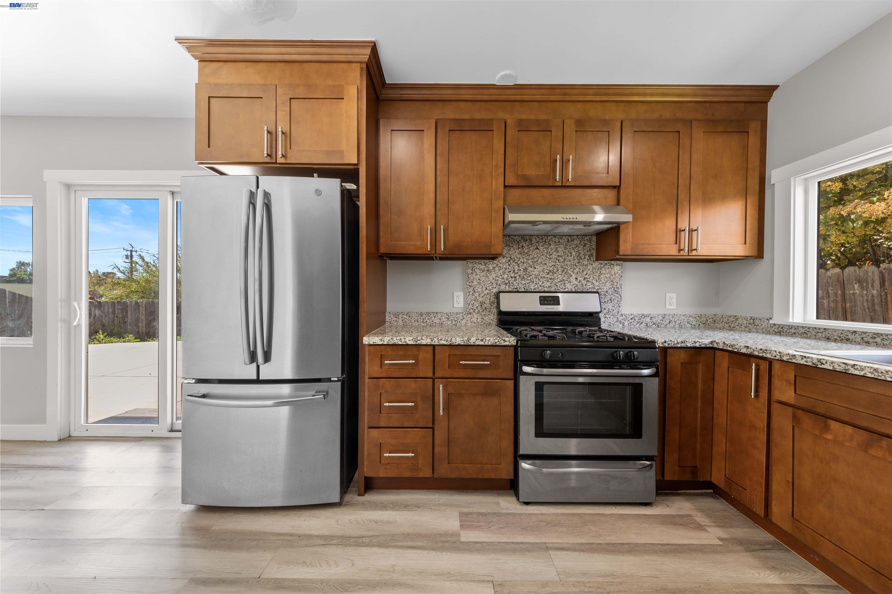 Detail Gallery Image 31 of 52 For 2102 Overhill Rd, Concord,  CA 94520 - 6 Beds | 3 Baths