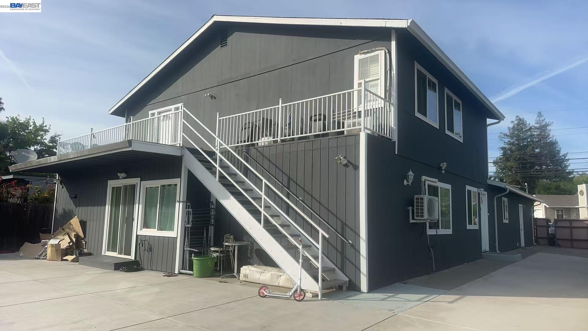 Detail Gallery Image 49 of 52 For 2102 Overhill Rd, Concord,  CA 94520 - 6 Beds | 3 Baths