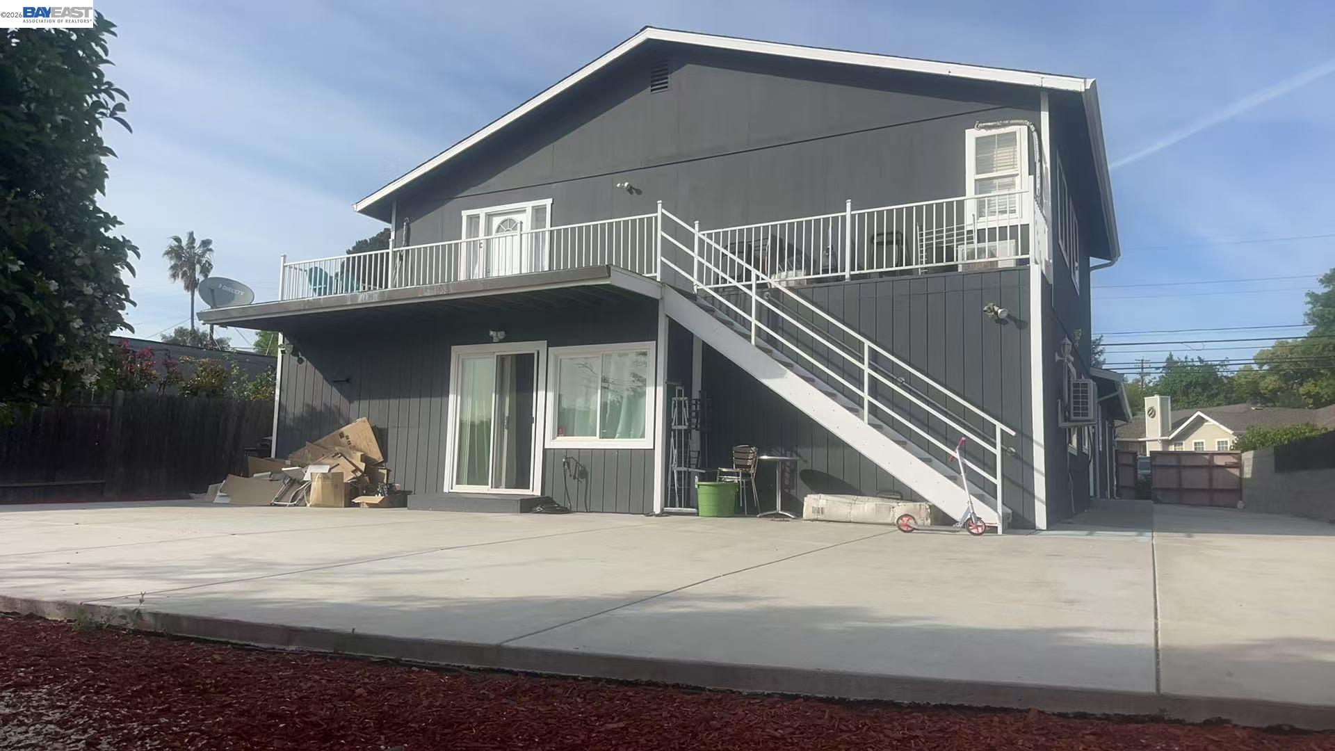 Detail Gallery Image 50 of 52 For 2102 Overhill Rd, Concord,  CA 94520 - 6 Beds | 3 Baths