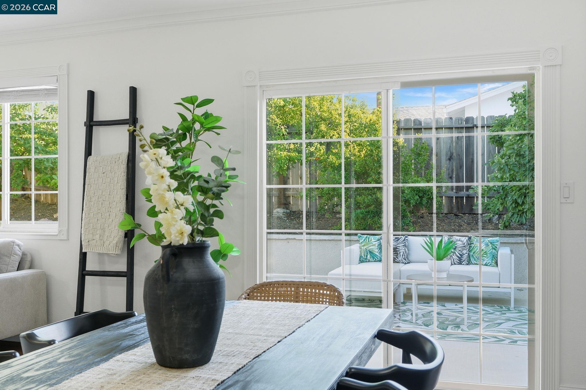 Detail Gallery Image 13 of 41 For 2313 Panoramic Dr, Concord,  CA 94520 - 4 Beds | 2 Baths