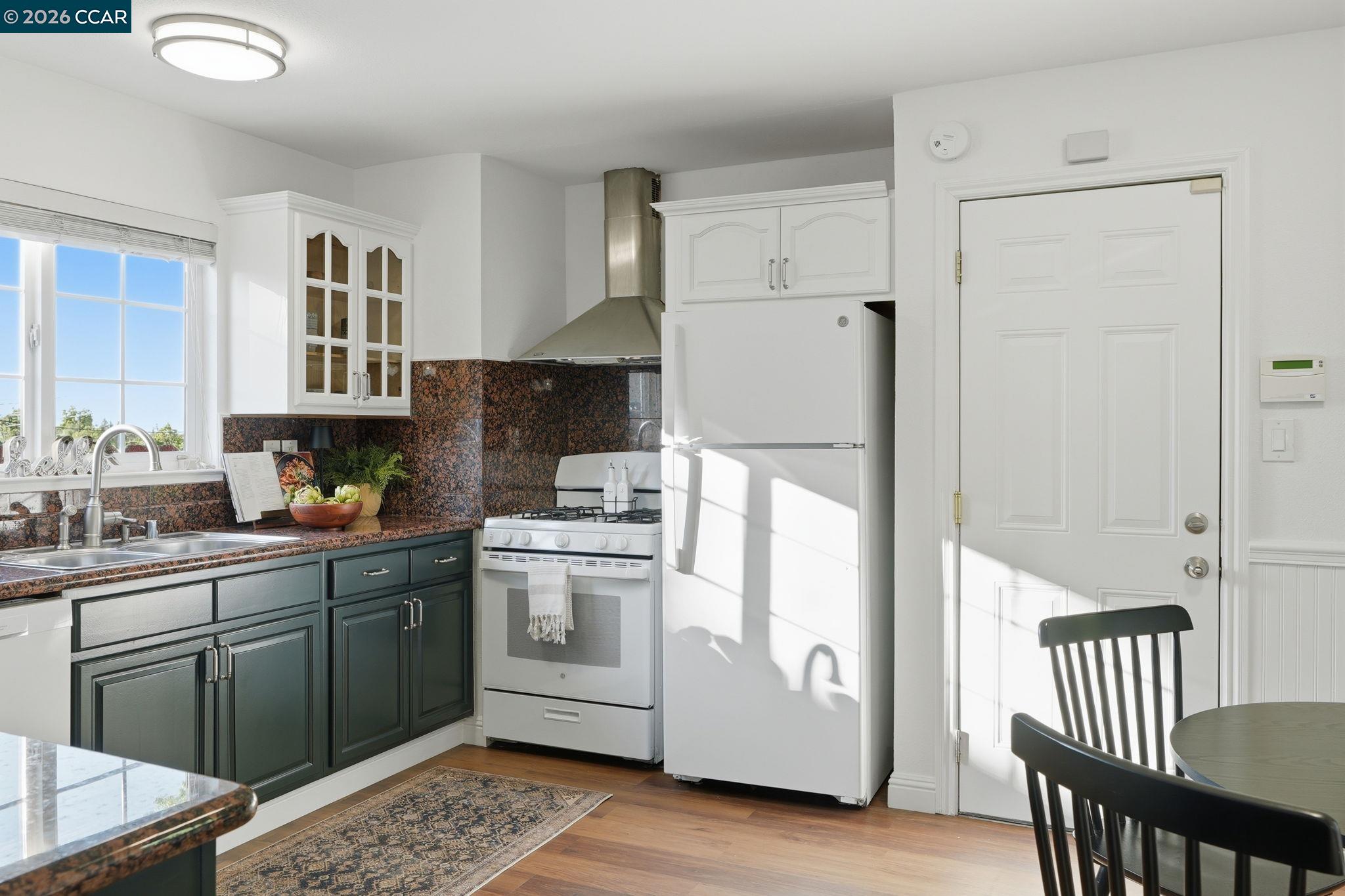 Detail Gallery Image 17 of 41 For 2313 Panoramic Dr, Concord,  CA 94520 - 4 Beds | 2 Baths