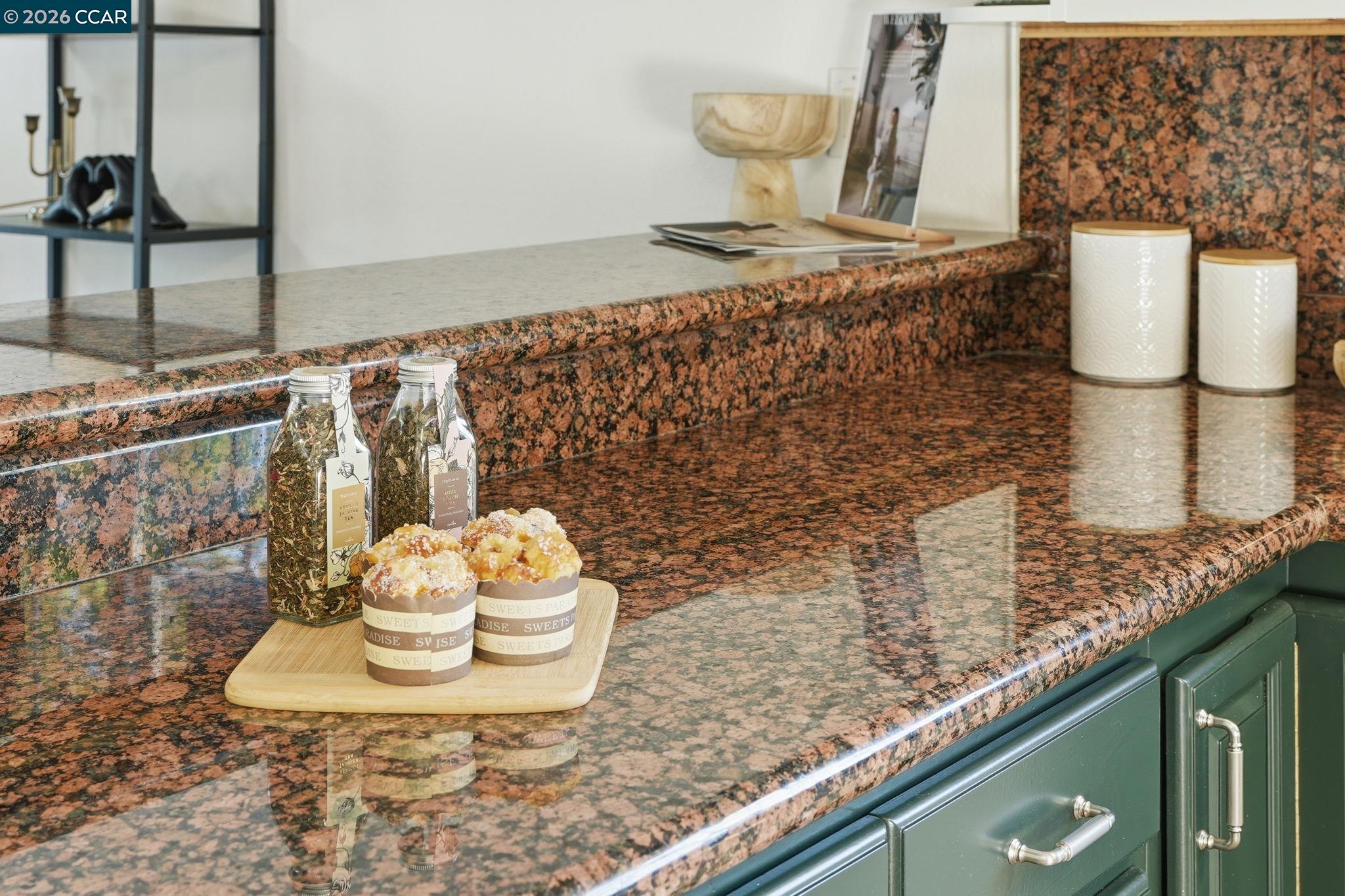 Detail Gallery Image 21 of 41 For 2313 Panoramic Dr, Concord,  CA 94520 - 4 Beds | 2 Baths