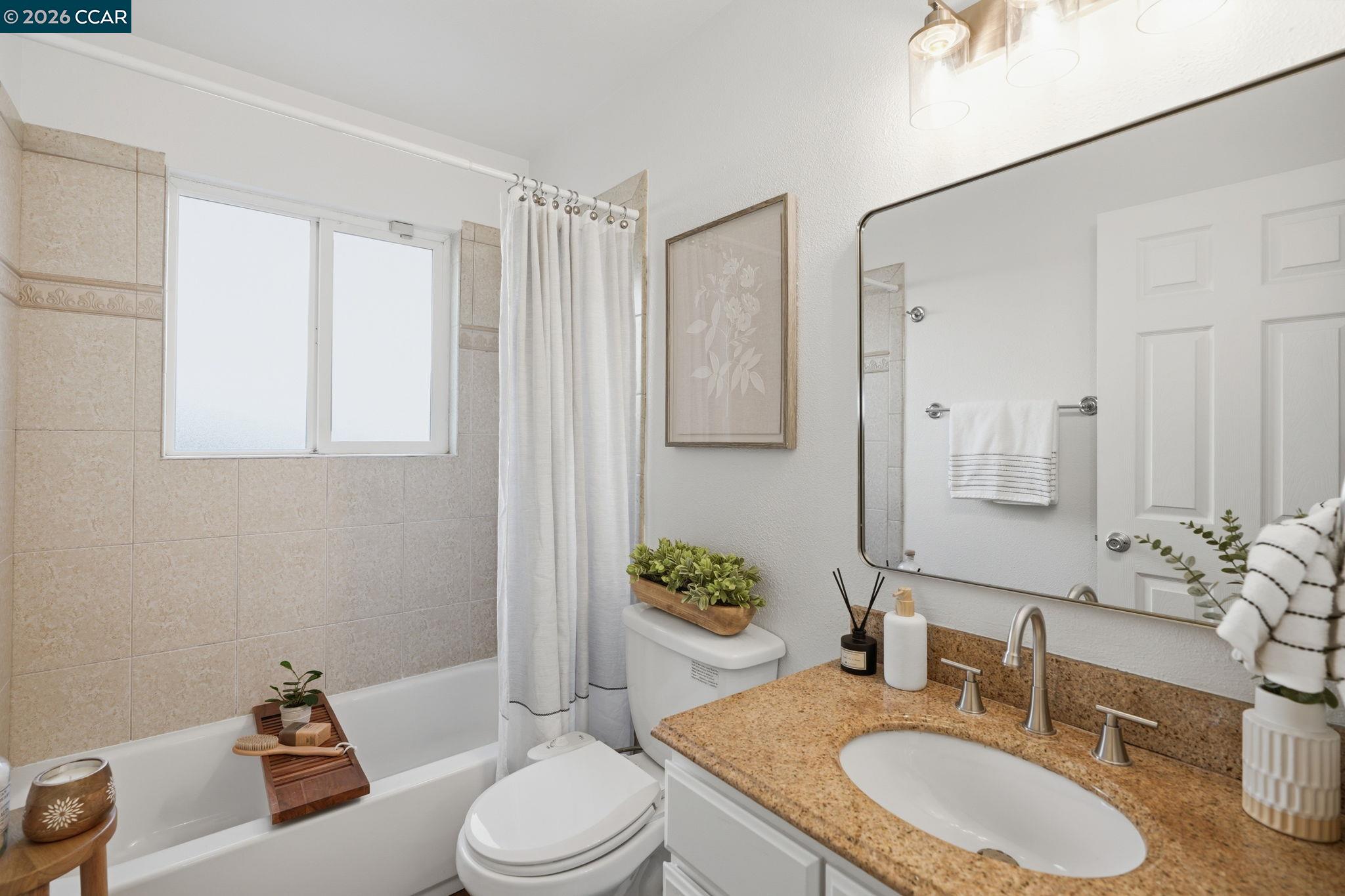 Detail Gallery Image 35 of 41 For 2313 Panoramic Dr, Concord,  CA 94520 - 4 Beds | 2 Baths