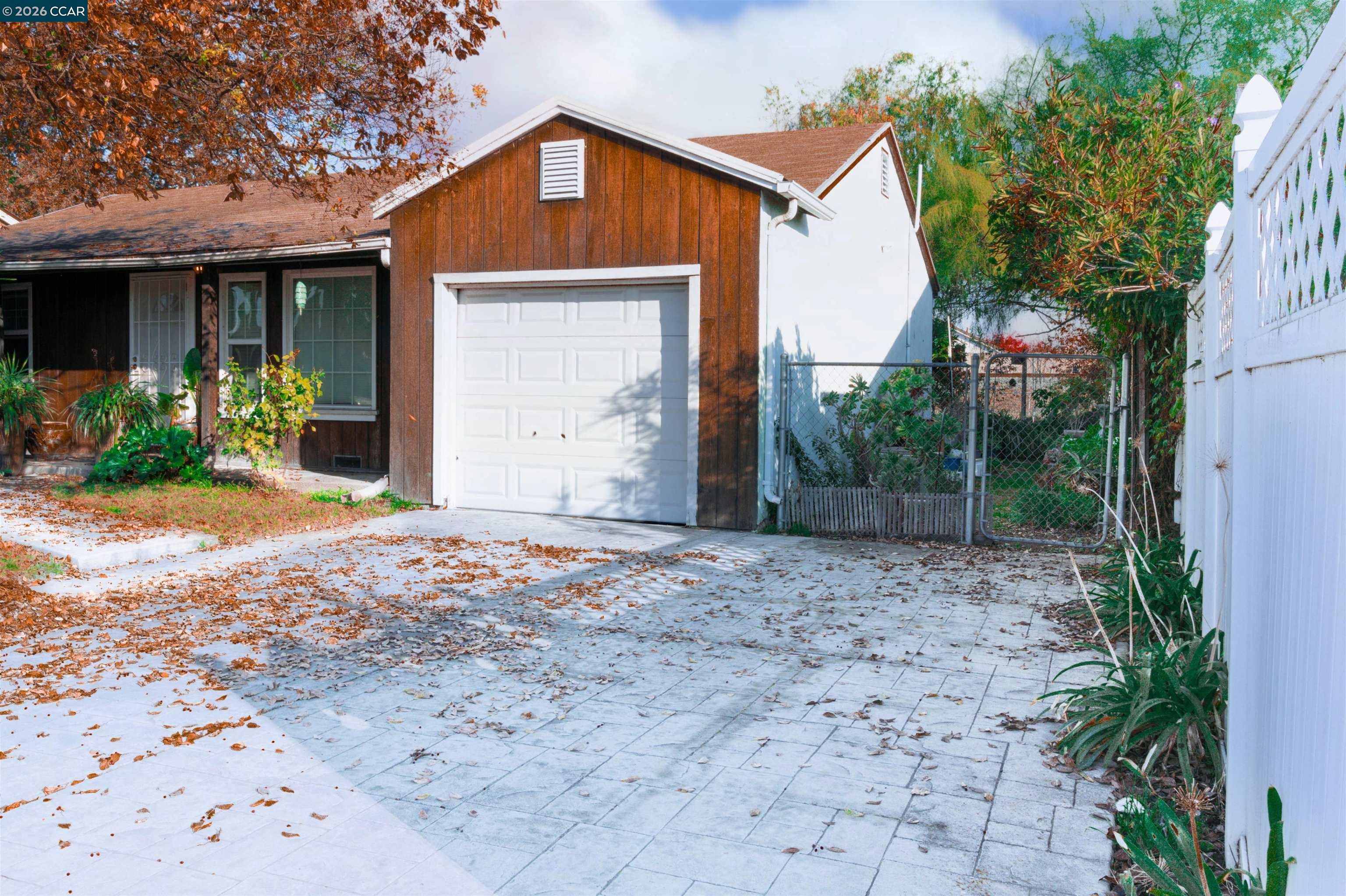 Detail Gallery Image 2 of 42 For 3704 San Rafael, Stockton,  CA 95204 - 2 Beds | 1 Baths