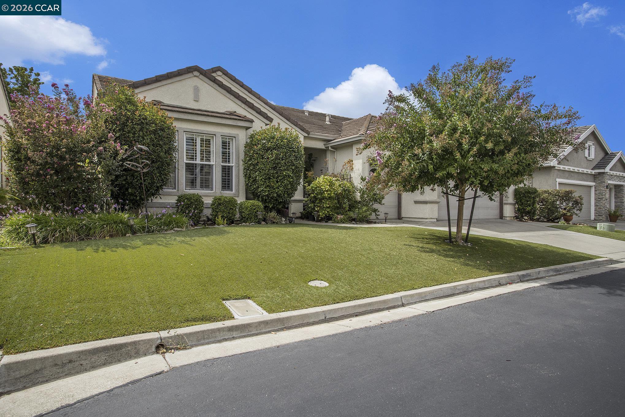 Detail Gallery Image 3 of 34 For 451 Tayberry Ln, Brentwood,  CA 94513 - 2 Beds | 2/1 Baths