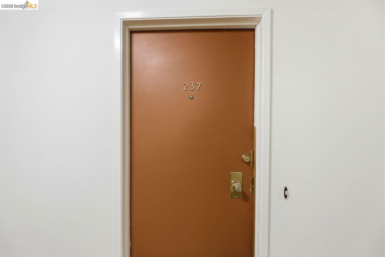 Photo #8: 41129901 Listing: Photo #8