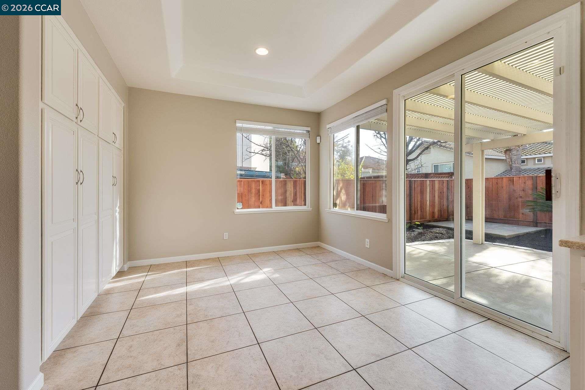 Detail Gallery Image 10 of 40 For 2500 Vallecito Way, Antioch,  CA 94531 - 5 Beds | 3 Baths