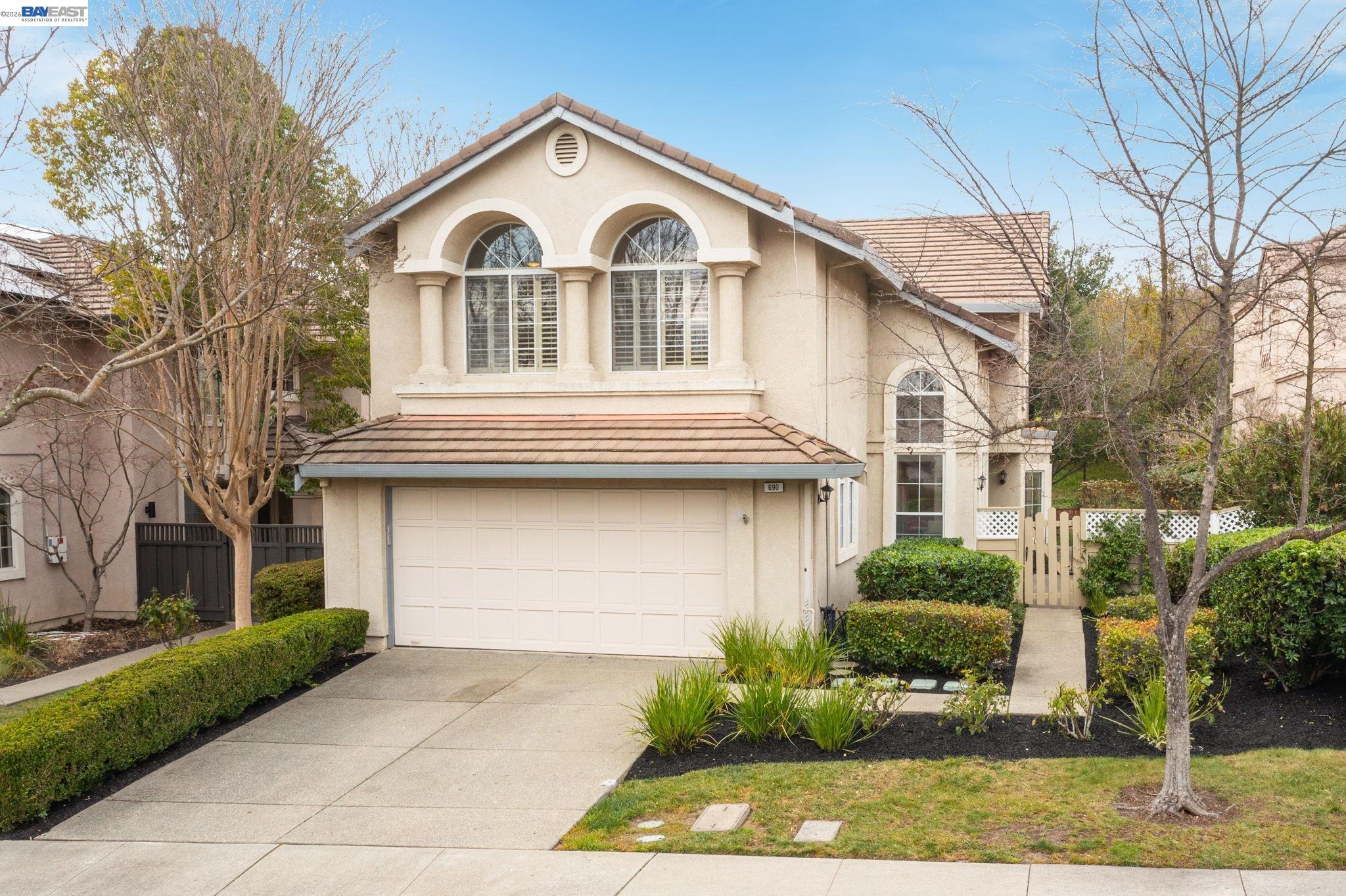 Detail Gallery Image 2 of 51 For 690 Glasgow Cir, Danville,  CA 94526 - 4 Beds | 2/1 Baths