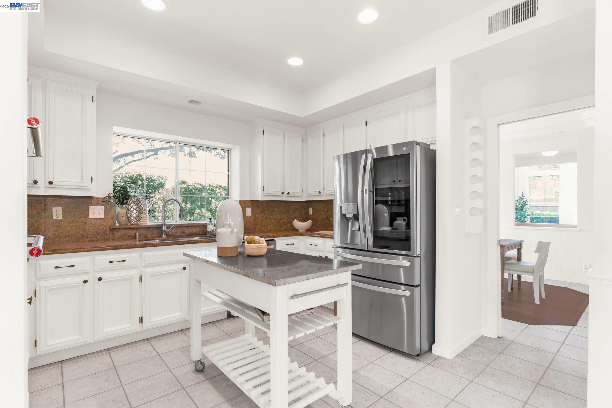 Detail Gallery Image 11 of 51 For 690 Glasgow Cir, Danville,  CA 94526 - 4 Beds | 2/1 Baths